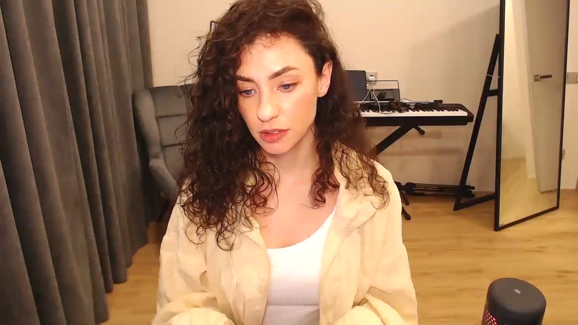 Gallery image thumbnail from Millla_Mi's myfreecams stream on, 03/30/2025, 20:25 image 2 of 20