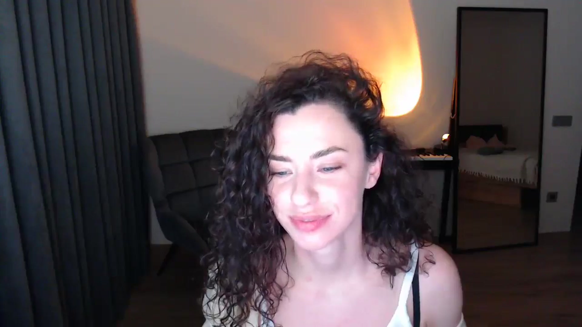 Gallery image thumbnail from Millla_Mi's myfreecams stream on, 04/20/2025, 22:19 image 3 of 20