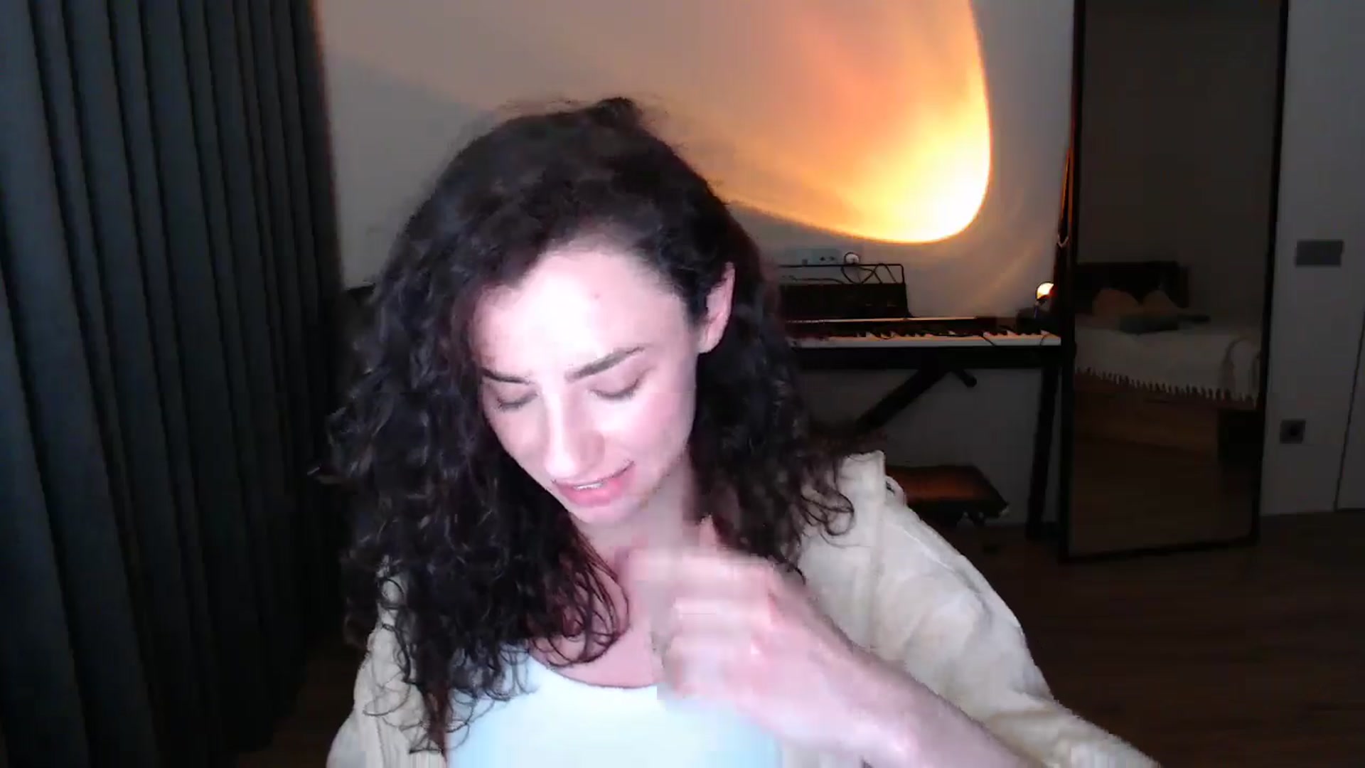Gallery image thumbnail from Millla_Mi's myfreecams stream on, 04/20/2025, 22:19 image 7 of 20