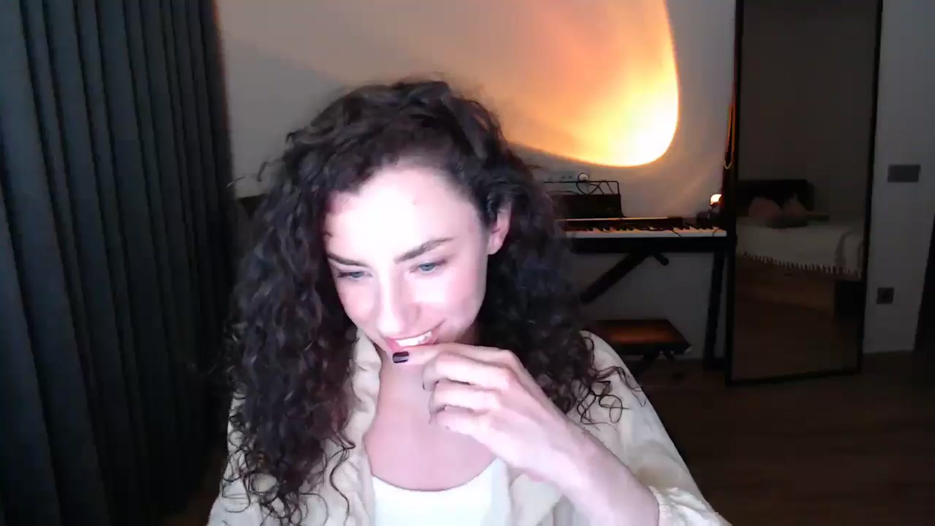 Gallery image thumbnail from Millla_Mi's myfreecams stream on, 04/20/2025, 22:19 image 17 of 20