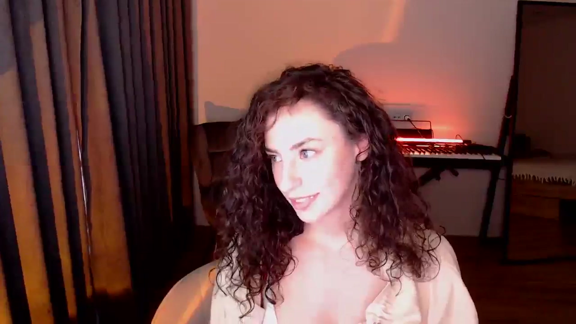 Gallery image thumbnail from Millla_Mi's myfreecams stream on, 05/17/2025, 15:50 image 6 of 20
