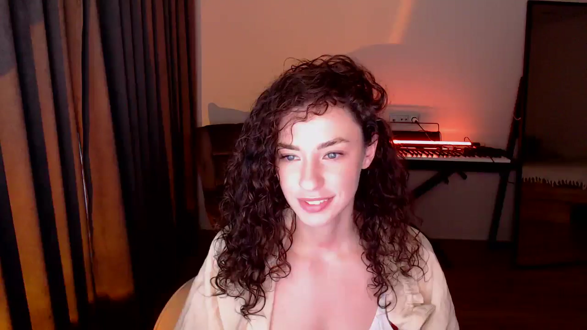Gallery image thumbnail from Millla_Mi's myfreecams stream on, 05/17/2025, 15:50 image 16 of 20