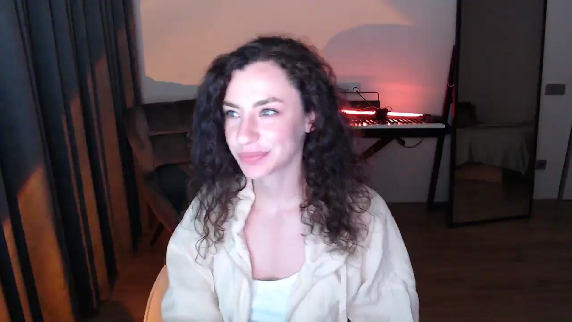 Gallery image thumbnail from Millla_Mi's myfreecams stream on, 05/18/2025, 18:17 image 14 of 20
