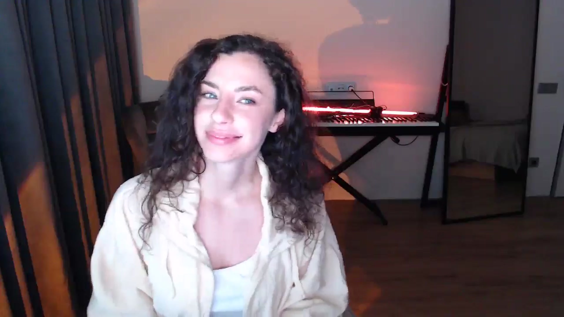 Gallery image thumbnail from Millla_Mi's myfreecams stream on, 05/18/2025, 18:17 image 2 of 20