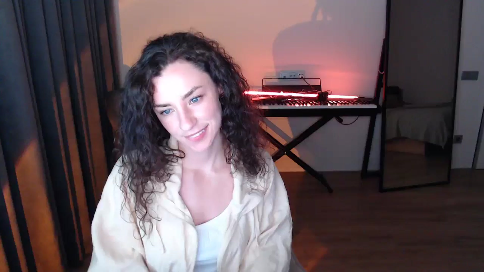 Gallery image thumbnail from Millla_Mi's myfreecams stream on, 05/18/2025, 18:17 image 7 of 20