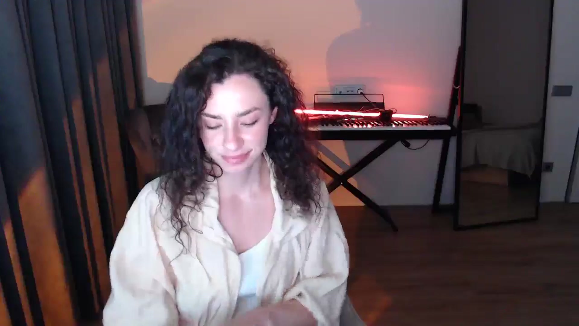 Gallery image thumbnail from Millla_Mi's myfreecams stream on, 05/18/2025, 18:17 image 4 of 20
