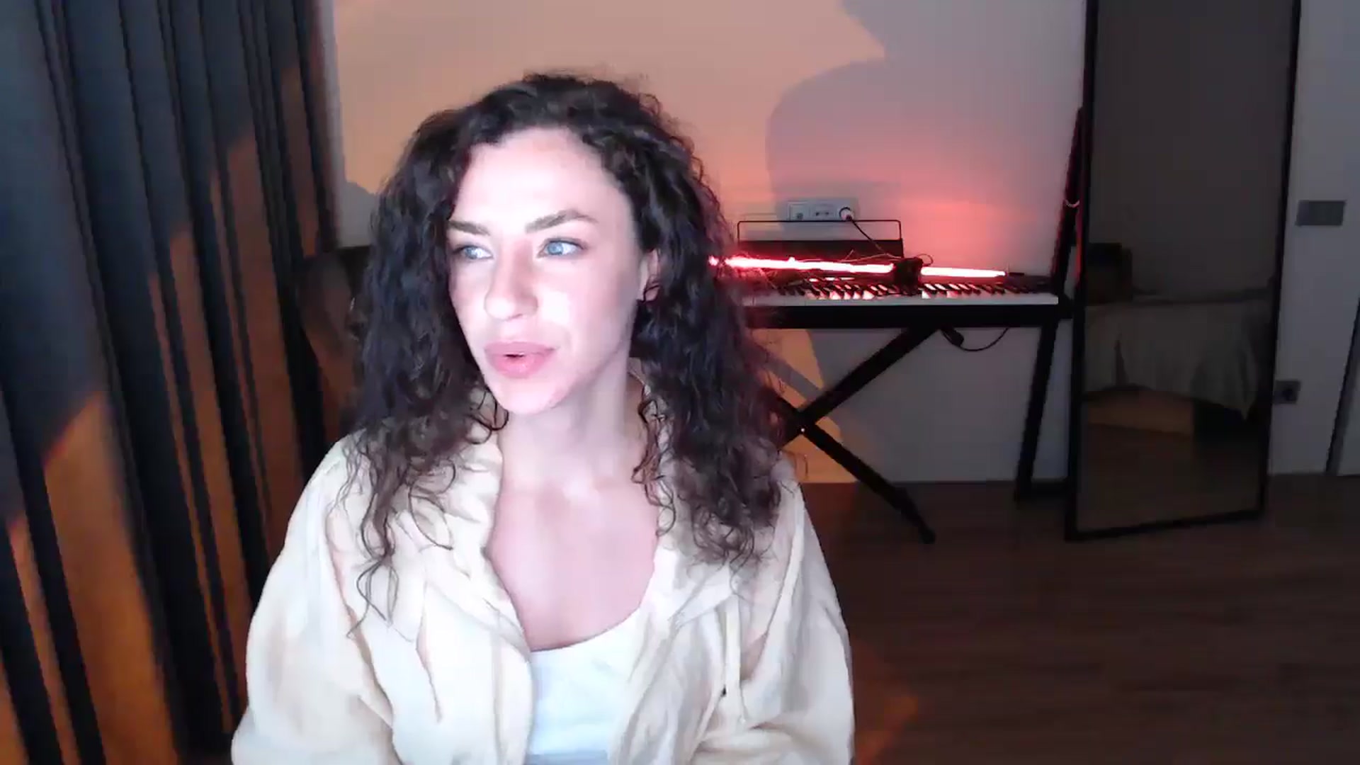 Gallery image thumbnail from Millla_Mi's myfreecams stream on, 05/18/2025, 18:17 image 3 of 20