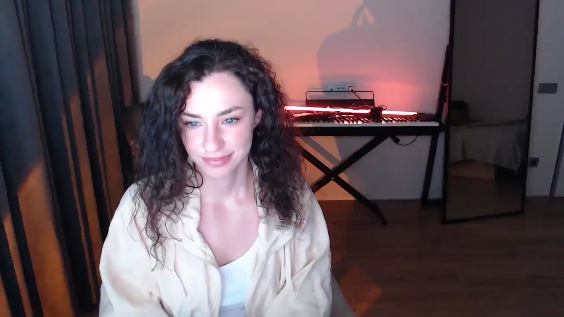 Gallery image thumbnail from Millla_Mi's myfreecams stream on, 05/18/2025, 18:17 image 5 of 20