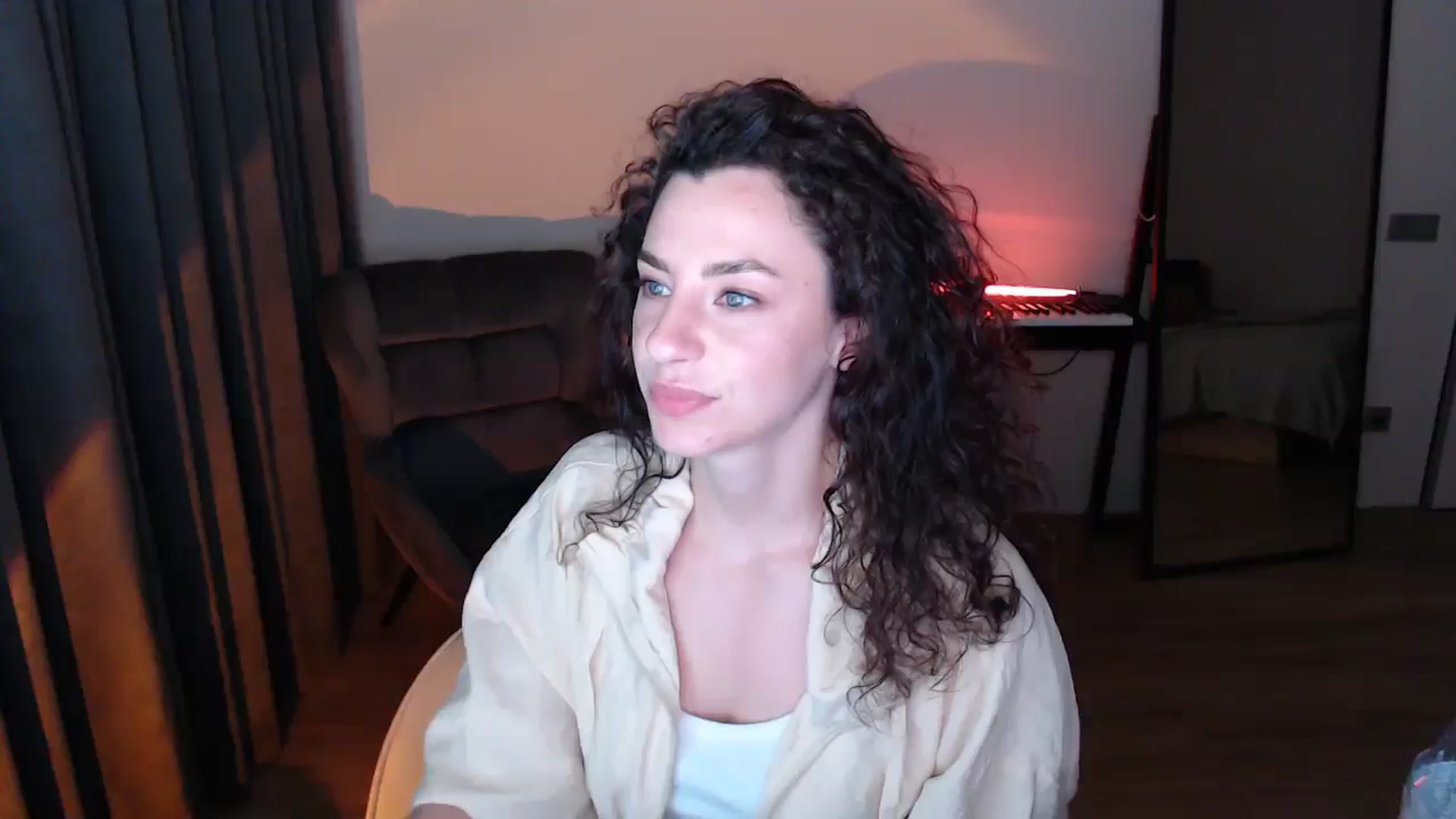 Gallery image thumbnail from Millla_Mi's myfreecams stream on, 05/18/2025, 18:17 image 15 of 20