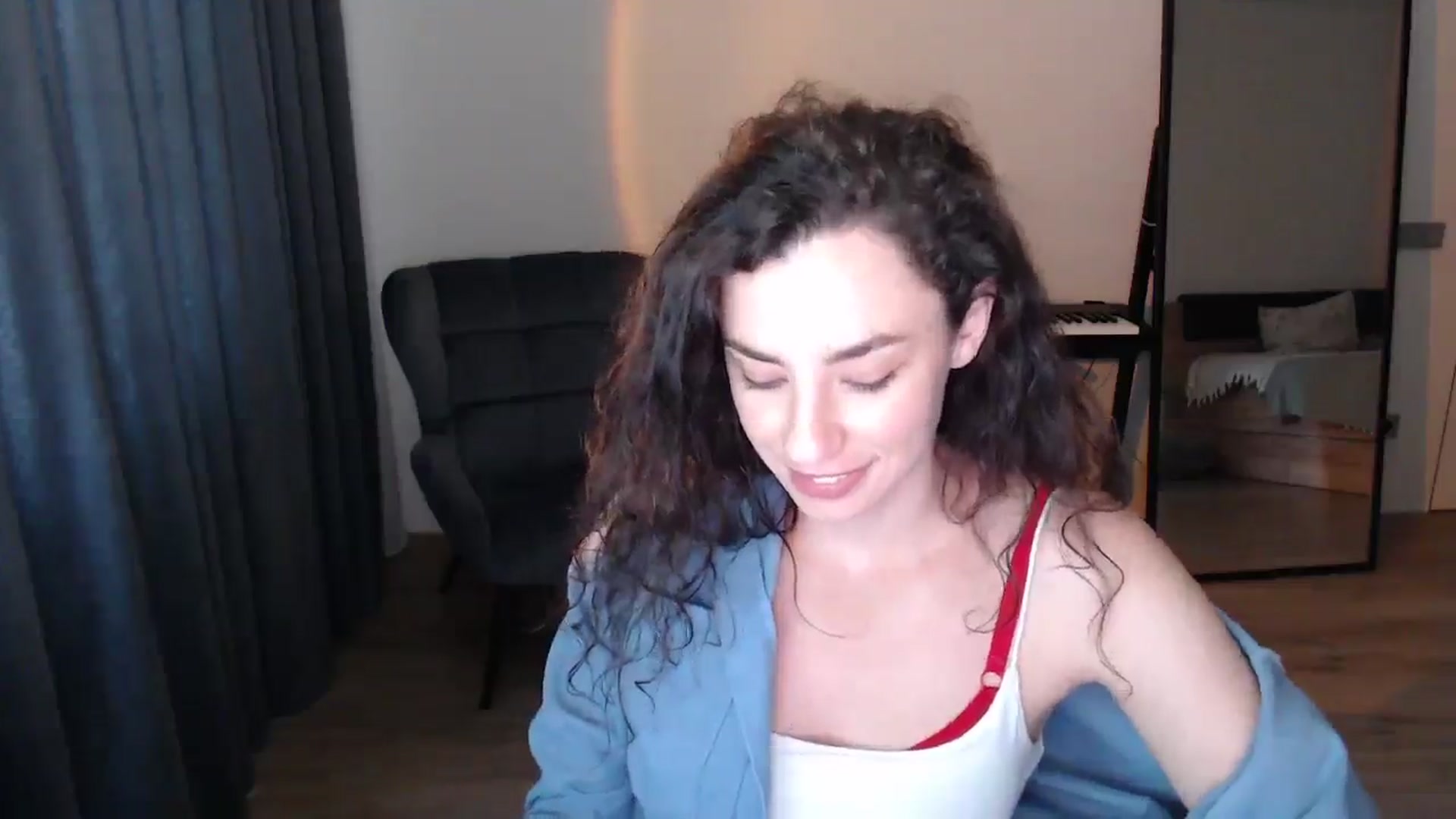 Gallery image thumbnail from Millla_Mi's myfreecams stream on, 05/25/2025, 14:37 image 4 of 20