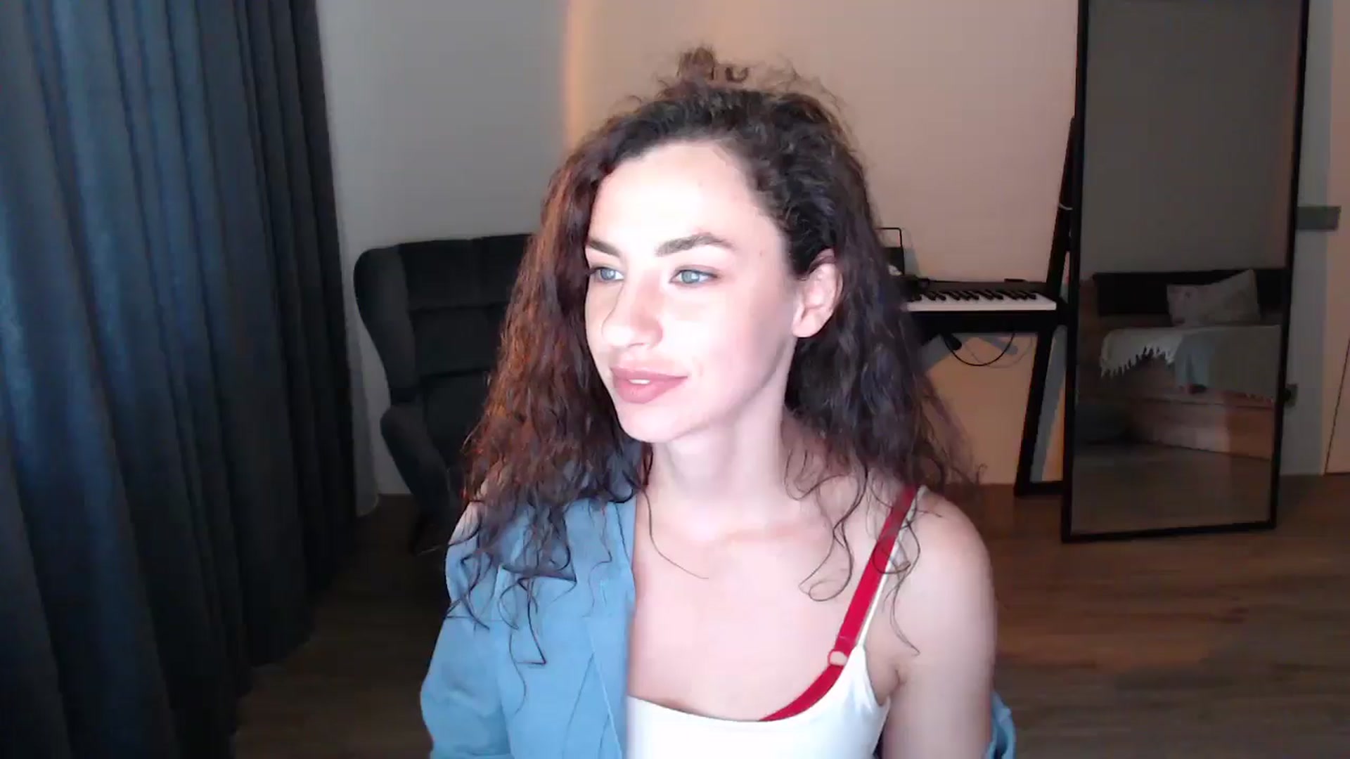 Gallery image thumbnail from Millla_Mi's myfreecams stream on, 05/25/2025, 14:37 image 5 of 20