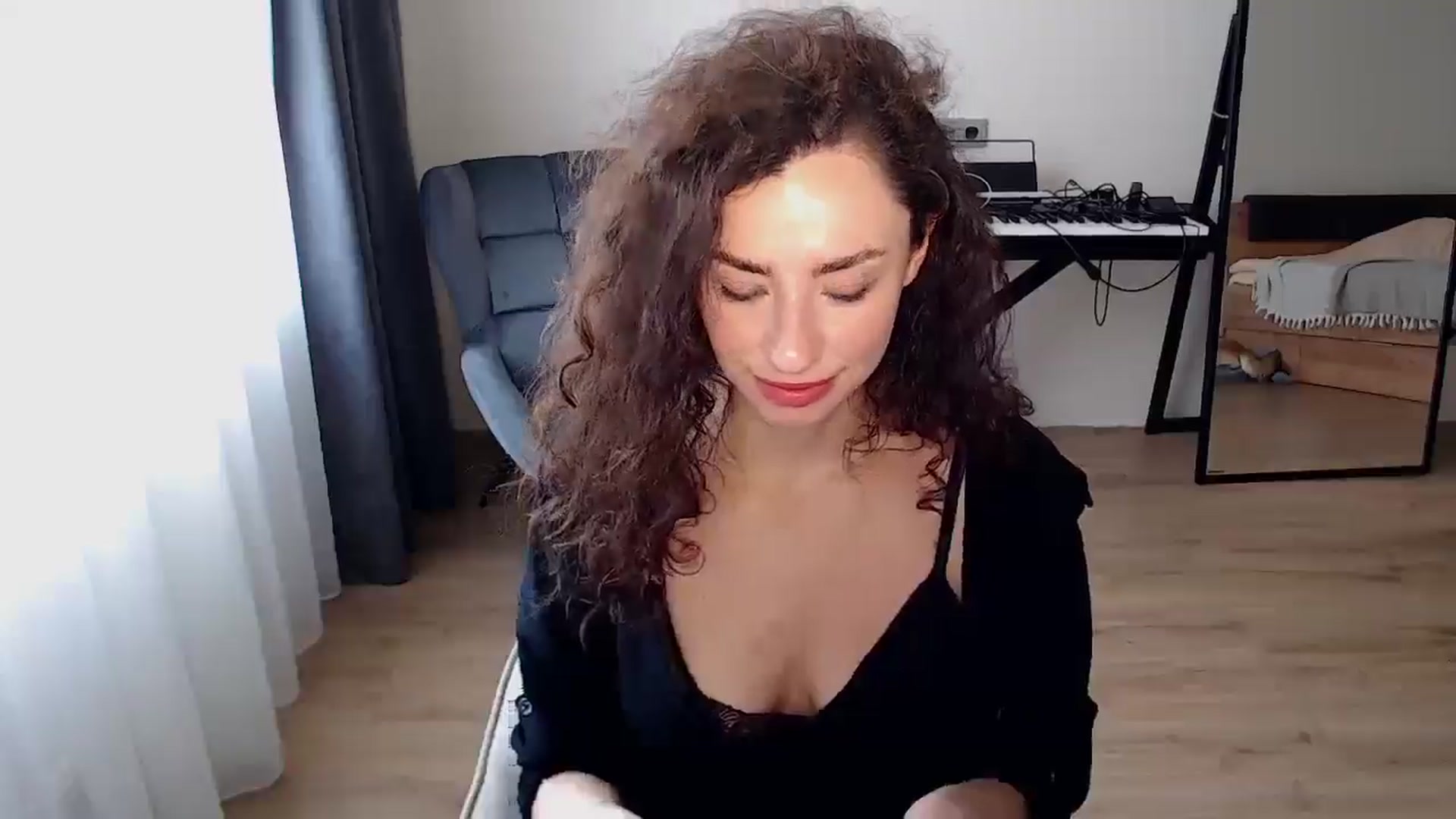 Gallery image thumbnail from Millla_Mi's myfreecams stream on, 06/03/2025, 06:55 image 17 of 20