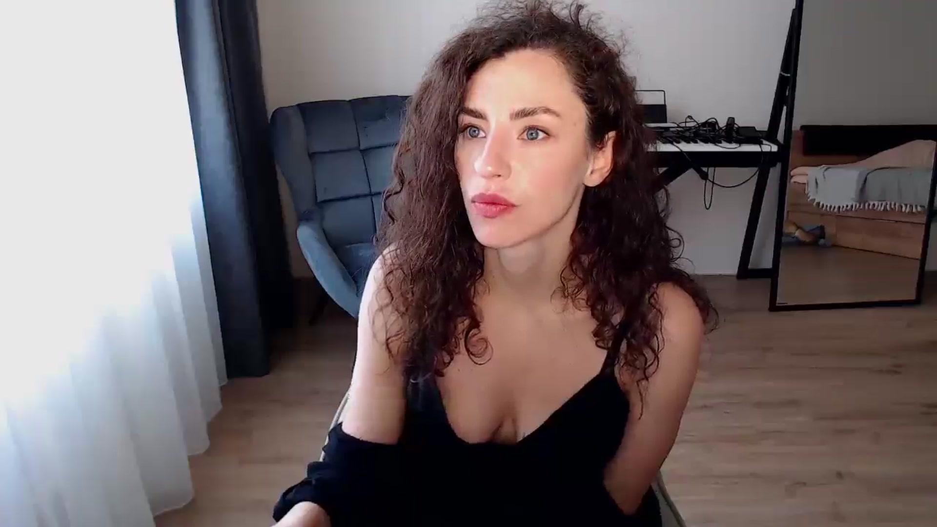 Gallery image thumbnail from Millla_Mi's myfreecams stream on, 06/03/2025, 07:20 image 12 of 20