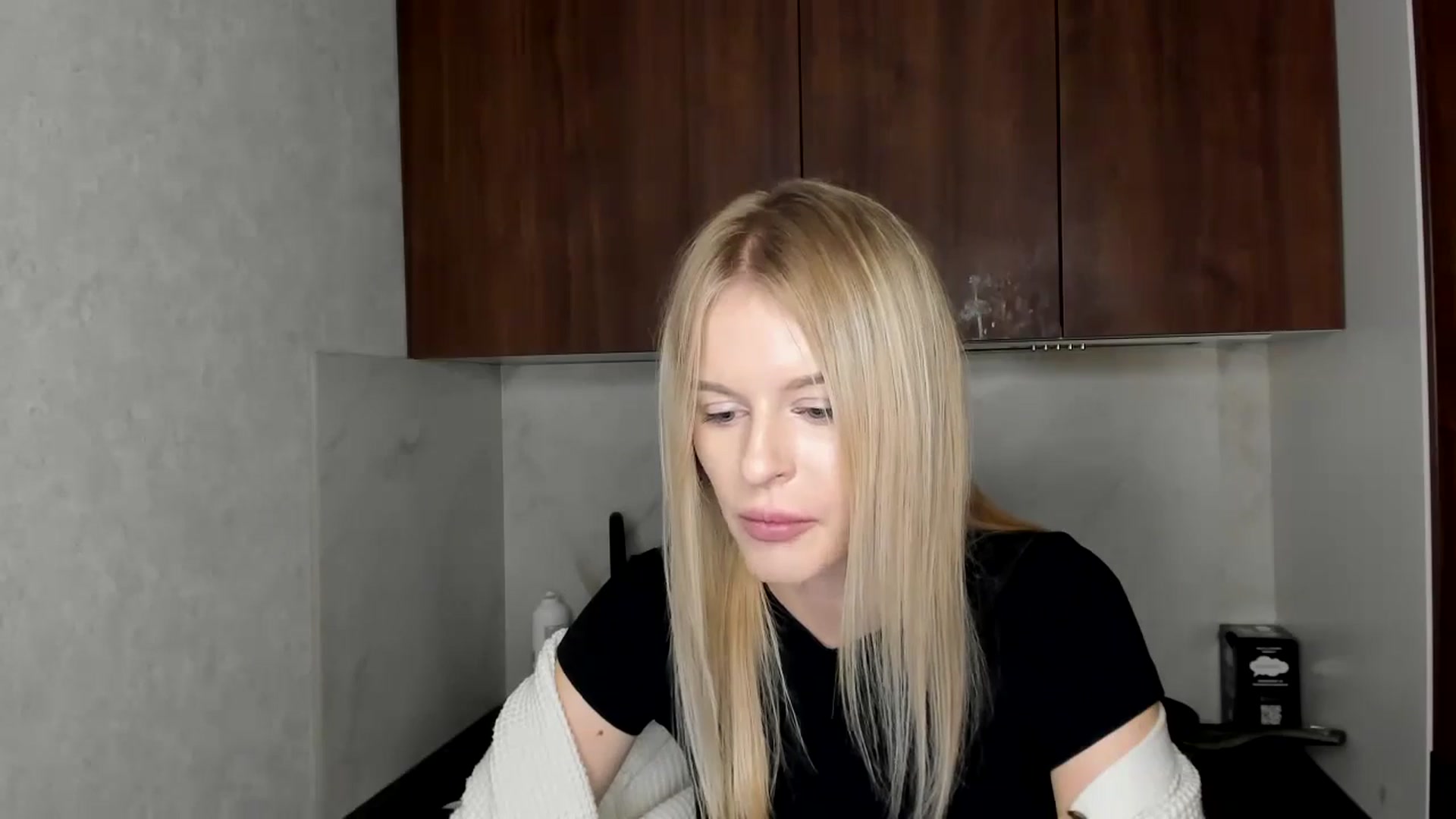 Gallery image thumbnail from MillyKisss's myfreecams stream on, 12/10/2024, 01:27 image 13 of 20