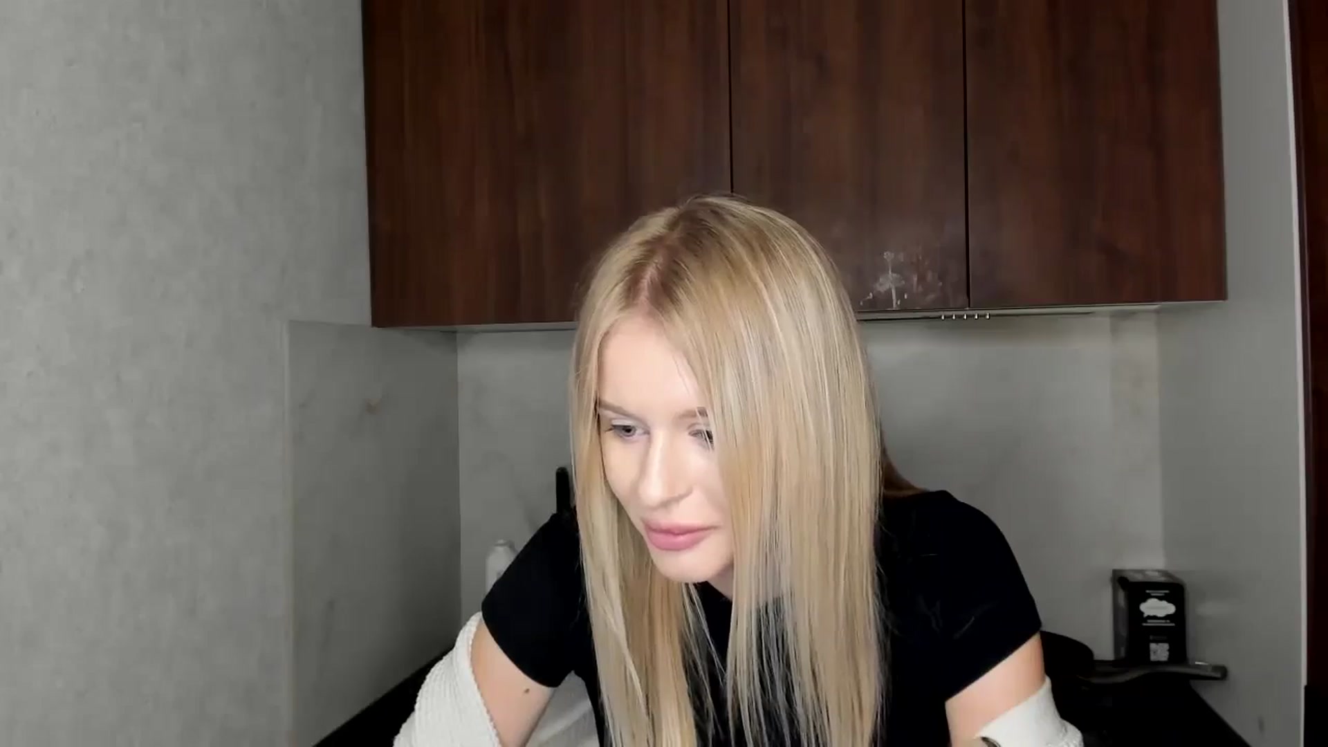 Gallery image thumbnail from MillyKisss's myfreecams stream on, 12/10/2024, 01:27 image 12 of 20