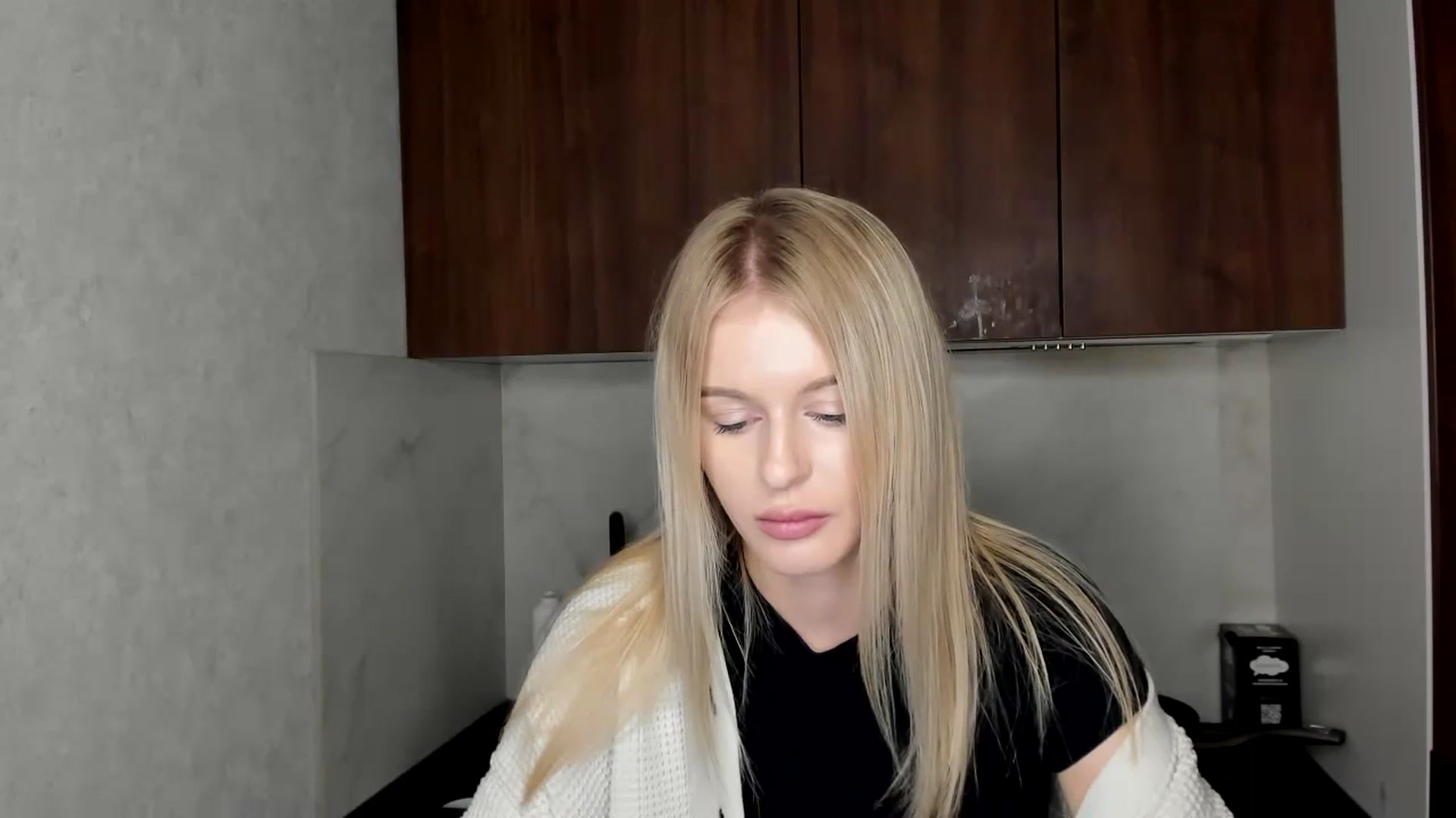 Gallery image thumbnail from MillyKisss's myfreecams stream on, 12/10/2024, 01:27 image 19 of 20