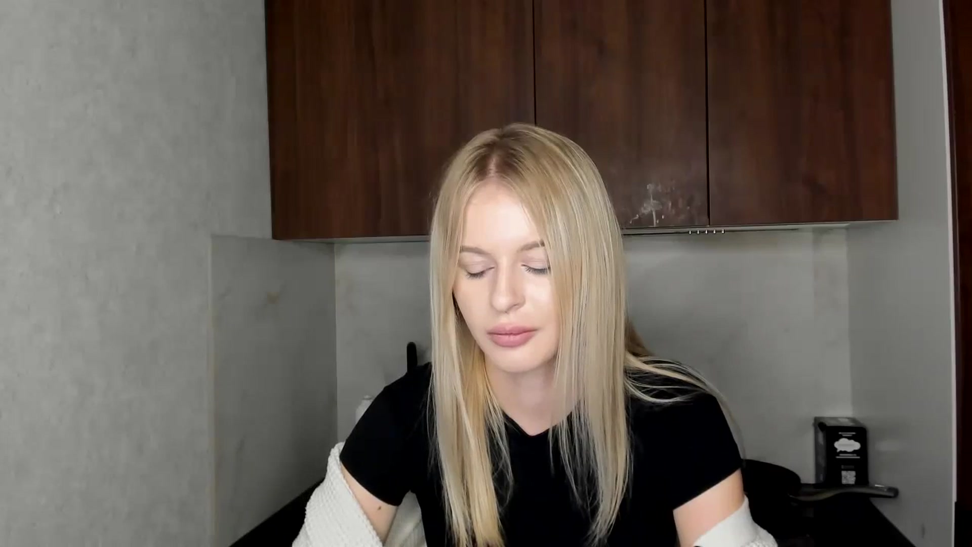 Gallery image thumbnail from MillyKisss's myfreecams stream on, 12/10/2024, 01:27 image 7 of 20