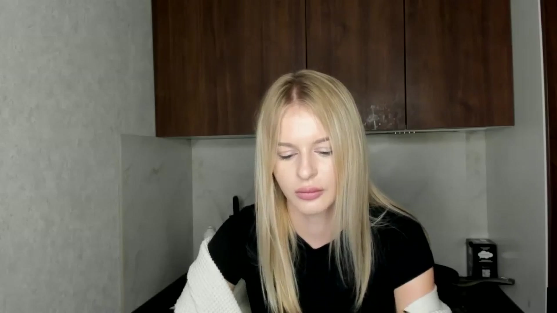 Gallery image thumbnail from MillyKisss's myfreecams stream on, 12/10/2024, 01:27 image 4 of 20