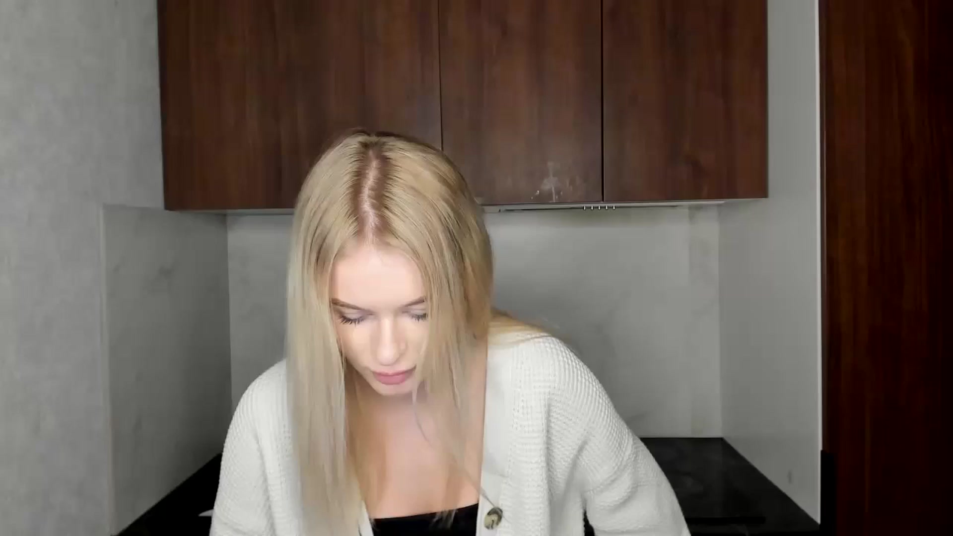 Gallery image thumbnail from MillyKisss's myfreecams stream on, 12/12/2024, 01:28 image 15 of 20