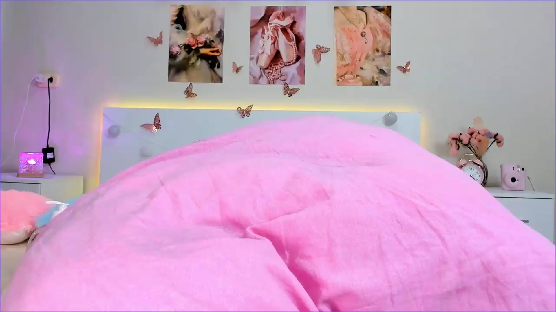 Gallery image thumbnail from Milly_Jay's myfreecams stream on, 05/17/2026, 10:05 image 6 of 20