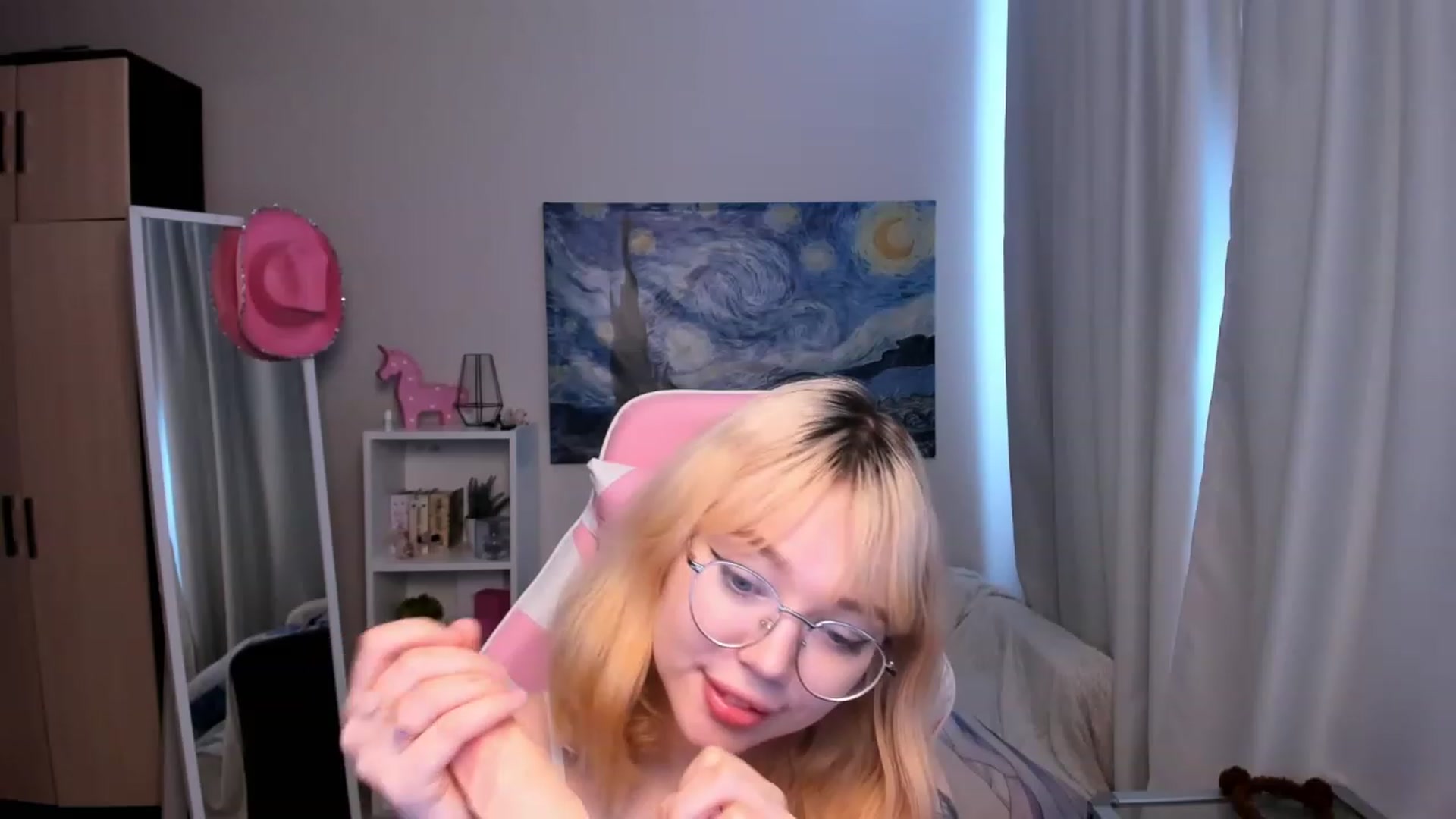 Gallery image thumbnail from Milly_Saint's myfreecams stream on, 03/07/2023, 09:31 image 15 of 20