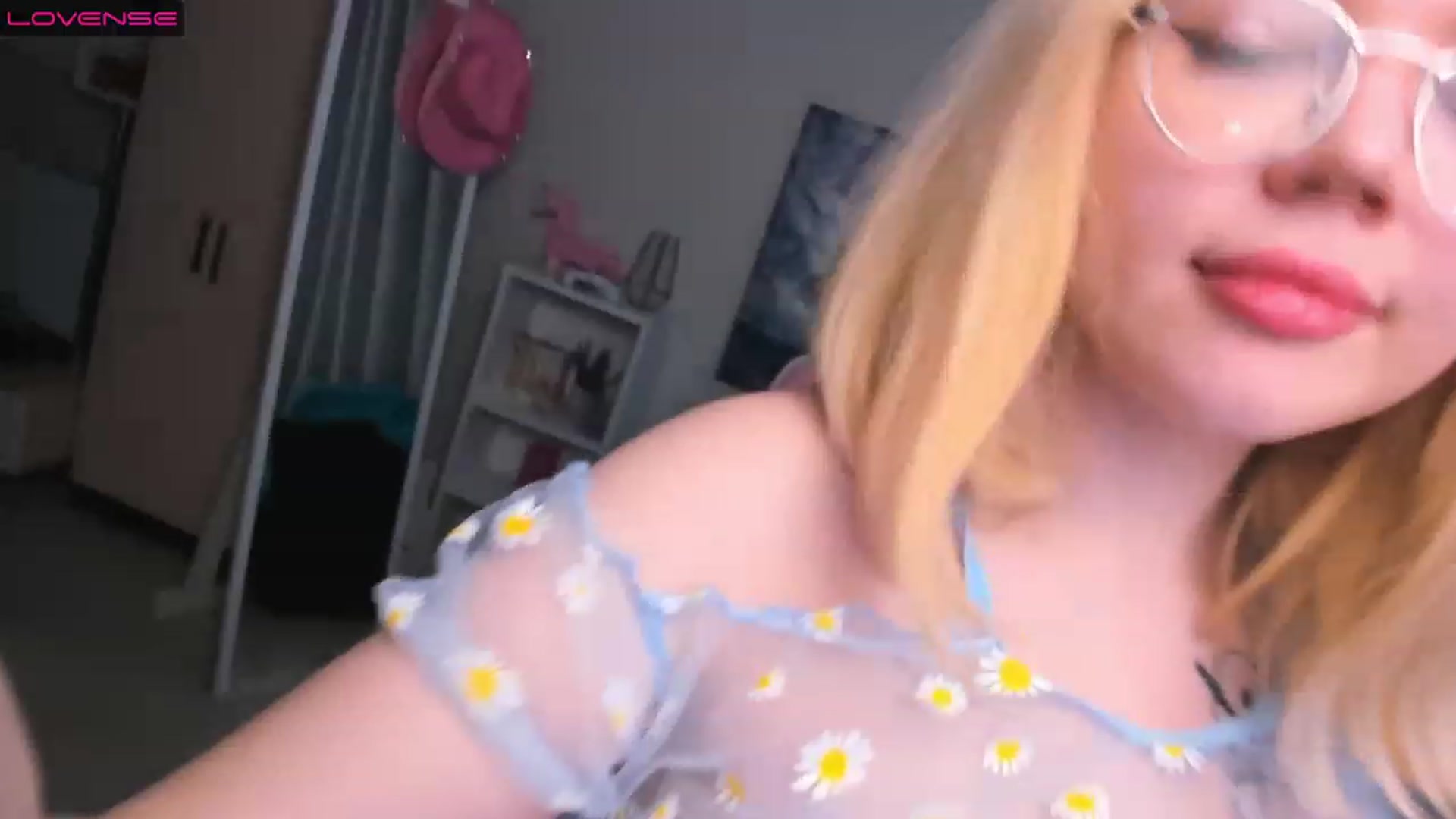 Gallery image thumbnail from Milly_Saint's myfreecams stream on, 03/22/2023, 08:57 image 8 of 20