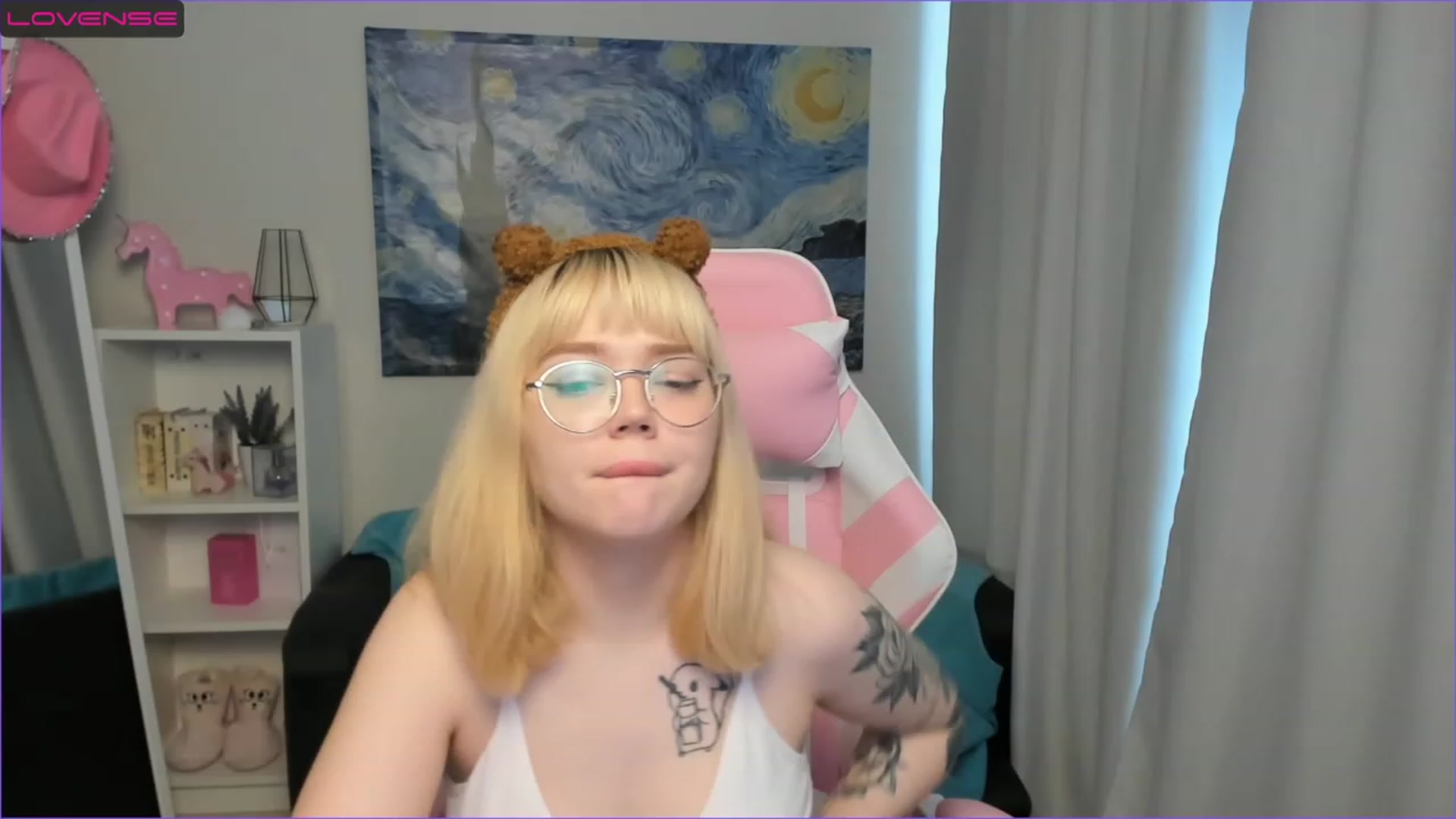 Gallery image thumbnail from Milly_Saint's myfreecams stream on, 03/27/2023, 08:24 image 8 of 20