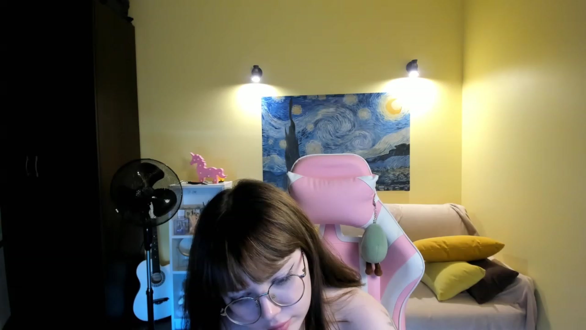 Gallery image thumbnail from Milly_Saint's myfreecams stream on, 05/08/2023, 10:22 image 18 of 20