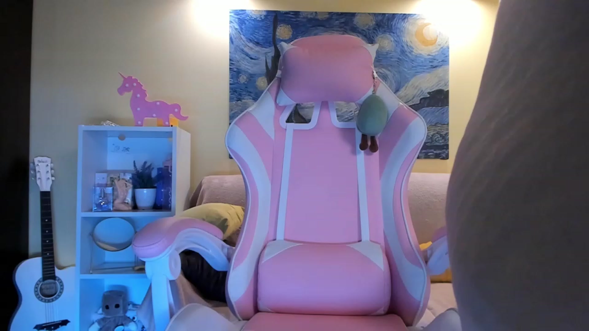 Gallery image thumbnail from Milly_Saint's myfreecams stream on, 05/18/2023, 10:35 image 8 of 20