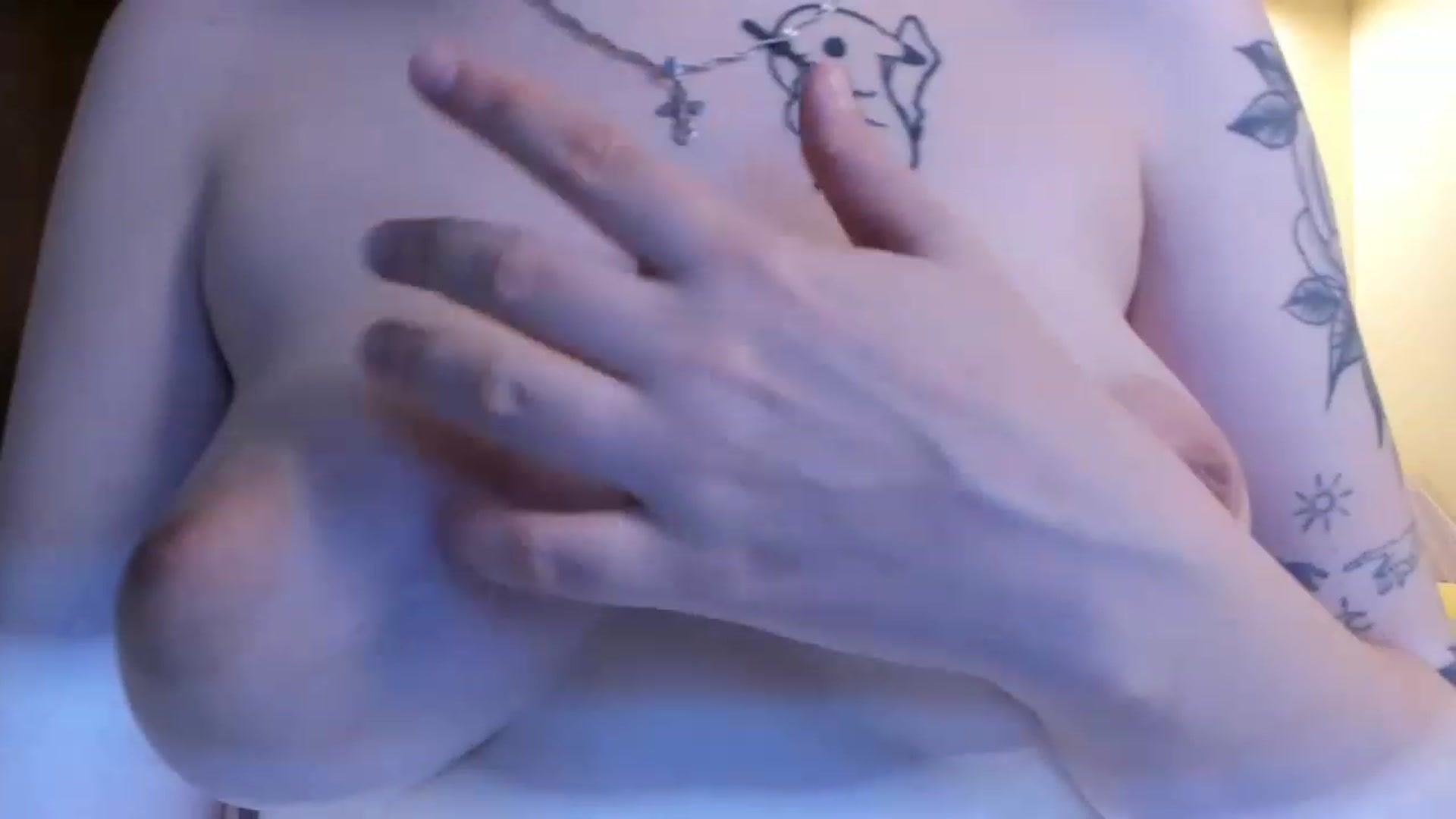 Gallery image thumbnail from Milly_Saint's myfreecams stream on, 05/18/2023, 10:35 image 17 of 20