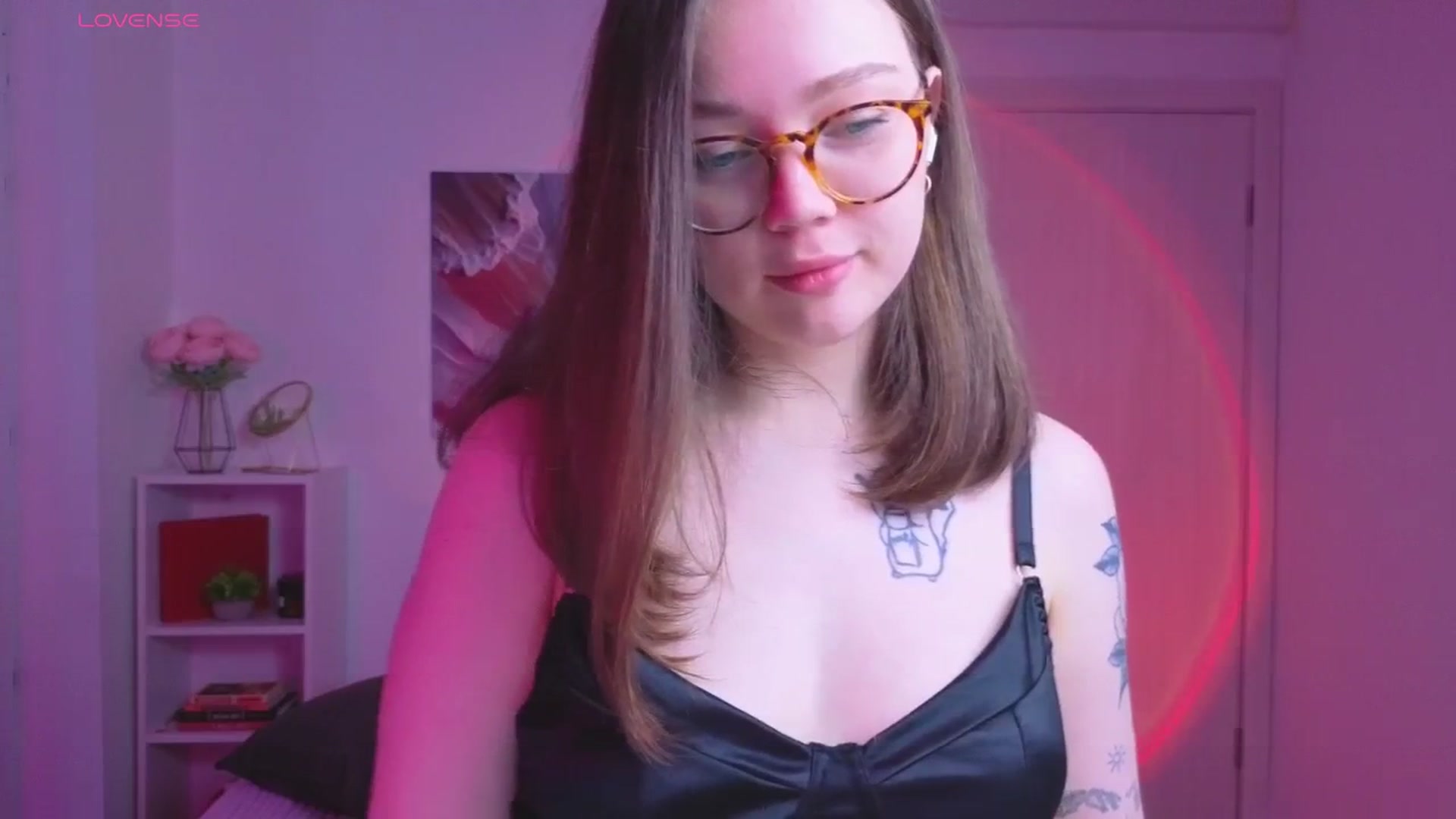 Gallery image thumbnail from Milly_Saint's myfreecams stream on, 10/26/2025, 11:11 image 10 of 20