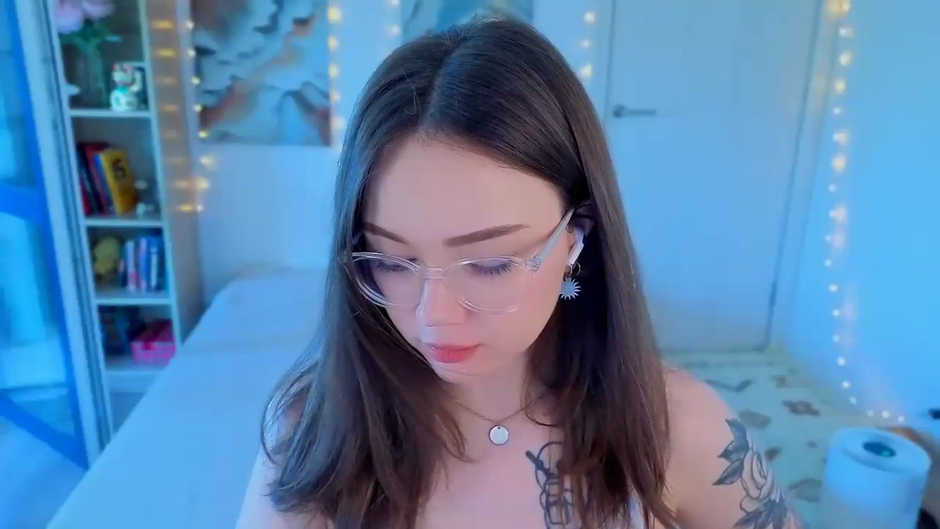 Gallery image thumbnail from Milly_Saint's myfreecams stream on, 07/16/2026, 09:27 image 16 of 20