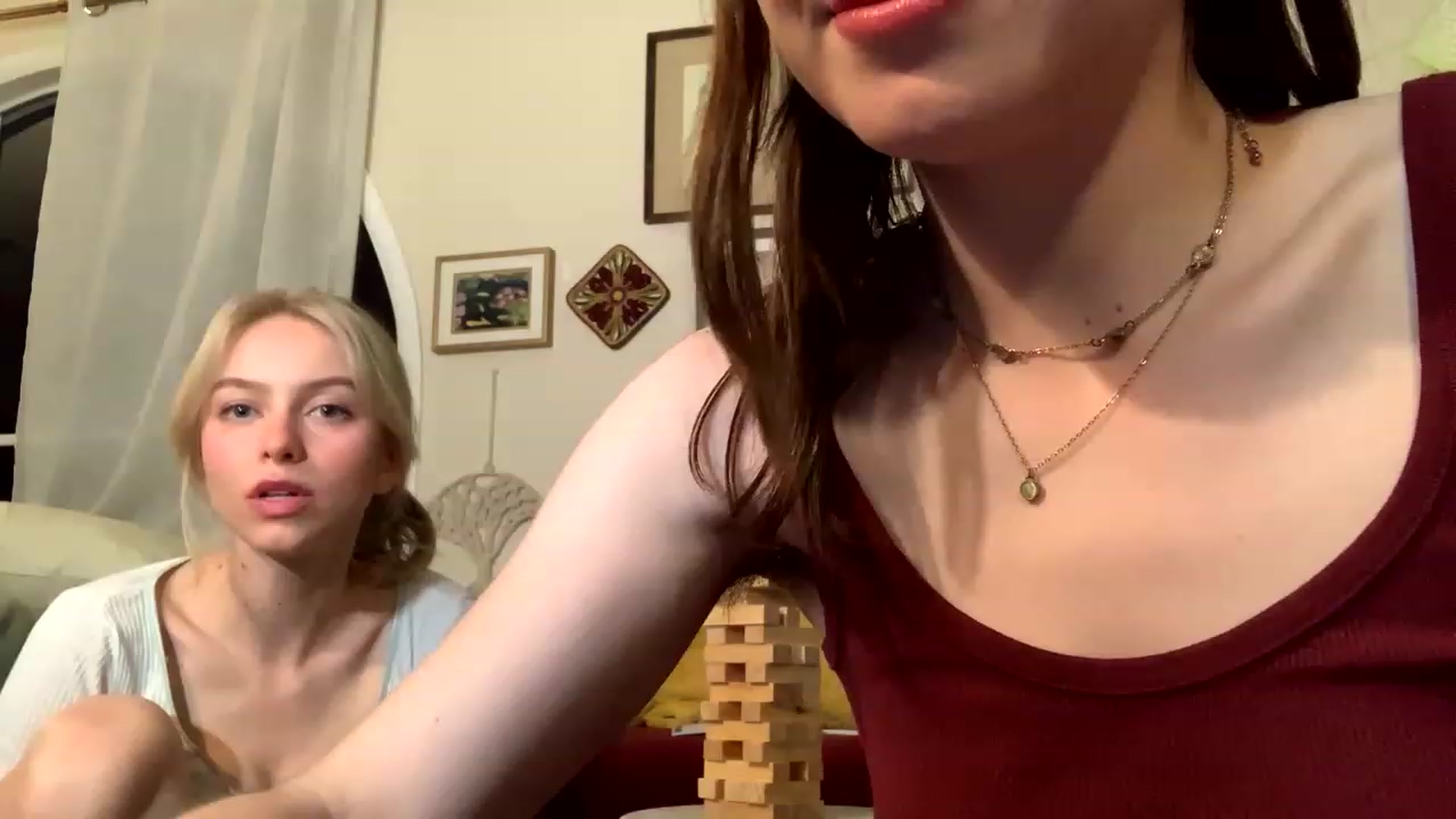 Gallery image thumbnail from MimiCarr's myfreecams stream on, 04/08/2023, 05:57 image 1 of 20