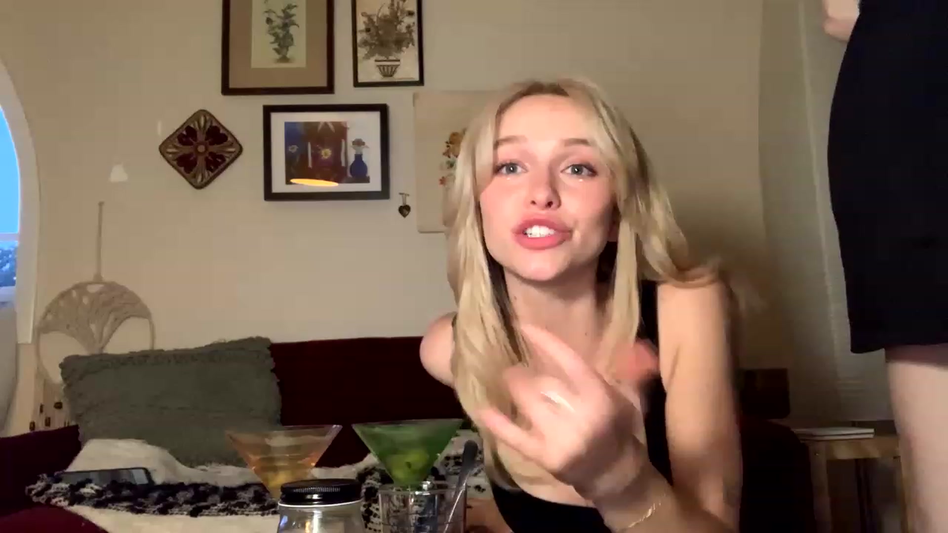 Gallery image thumbnail from MimiCarr's myfreecams stream on, 04/29/2023, 03:09 image 10 of 20