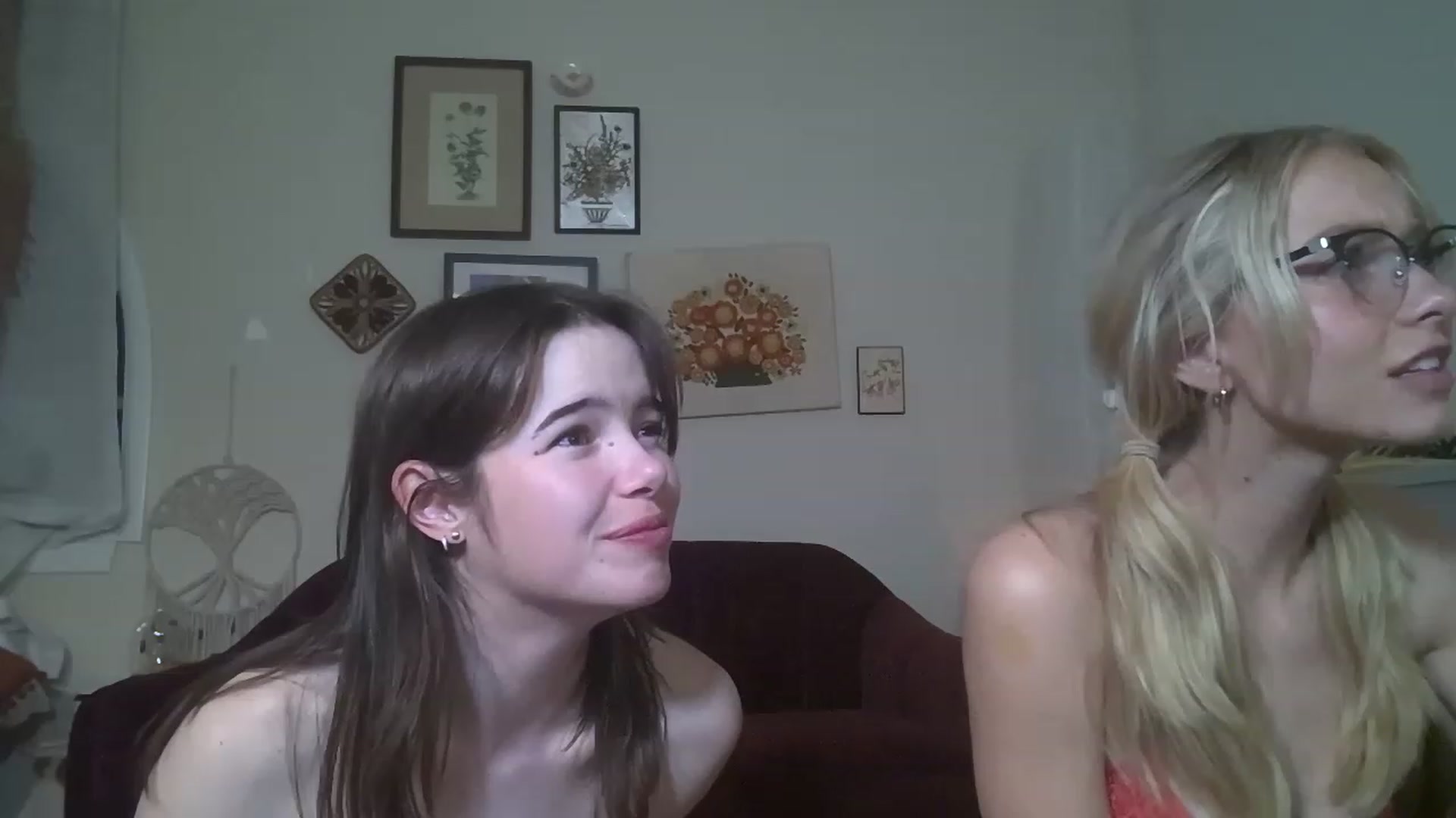 Gallery image thumbnail from MimiCarr's myfreecams stream on, 05/05/2023, 08:53 image 11 of 20
