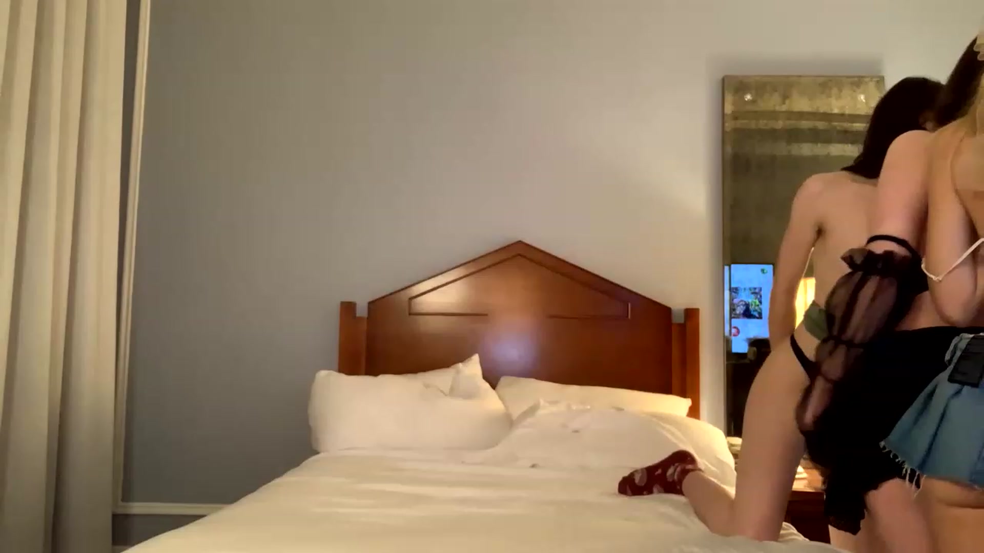 Gallery image thumbnail from MimiCarr's myfreecams stream on, 05/31/2023, 09:52 image 14 of 20