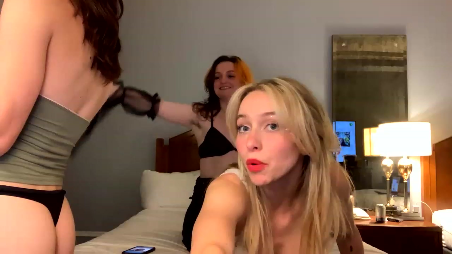 Gallery image thumbnail from MimiCarr's myfreecams stream on, 05/31/2023, 09:52 image 18 of 20
