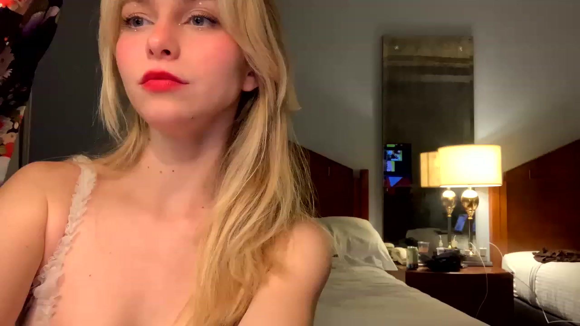 Gallery image thumbnail from MimiCarr's myfreecams stream on, 05/31/2023, 10:17 image 11 of 20