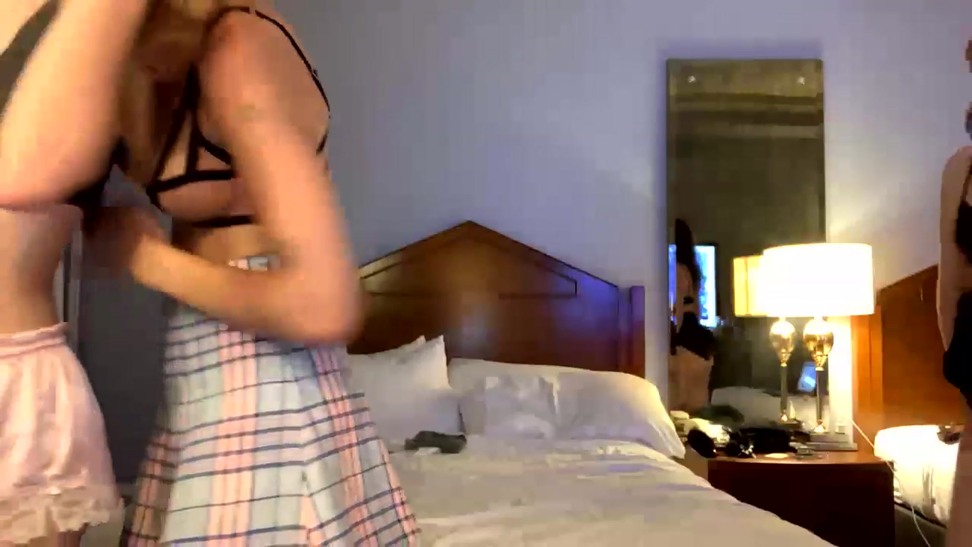 Gallery image thumbnail from MimiCarr's myfreecams stream on, 05/31/2023, 13:17 image 5 of 20
