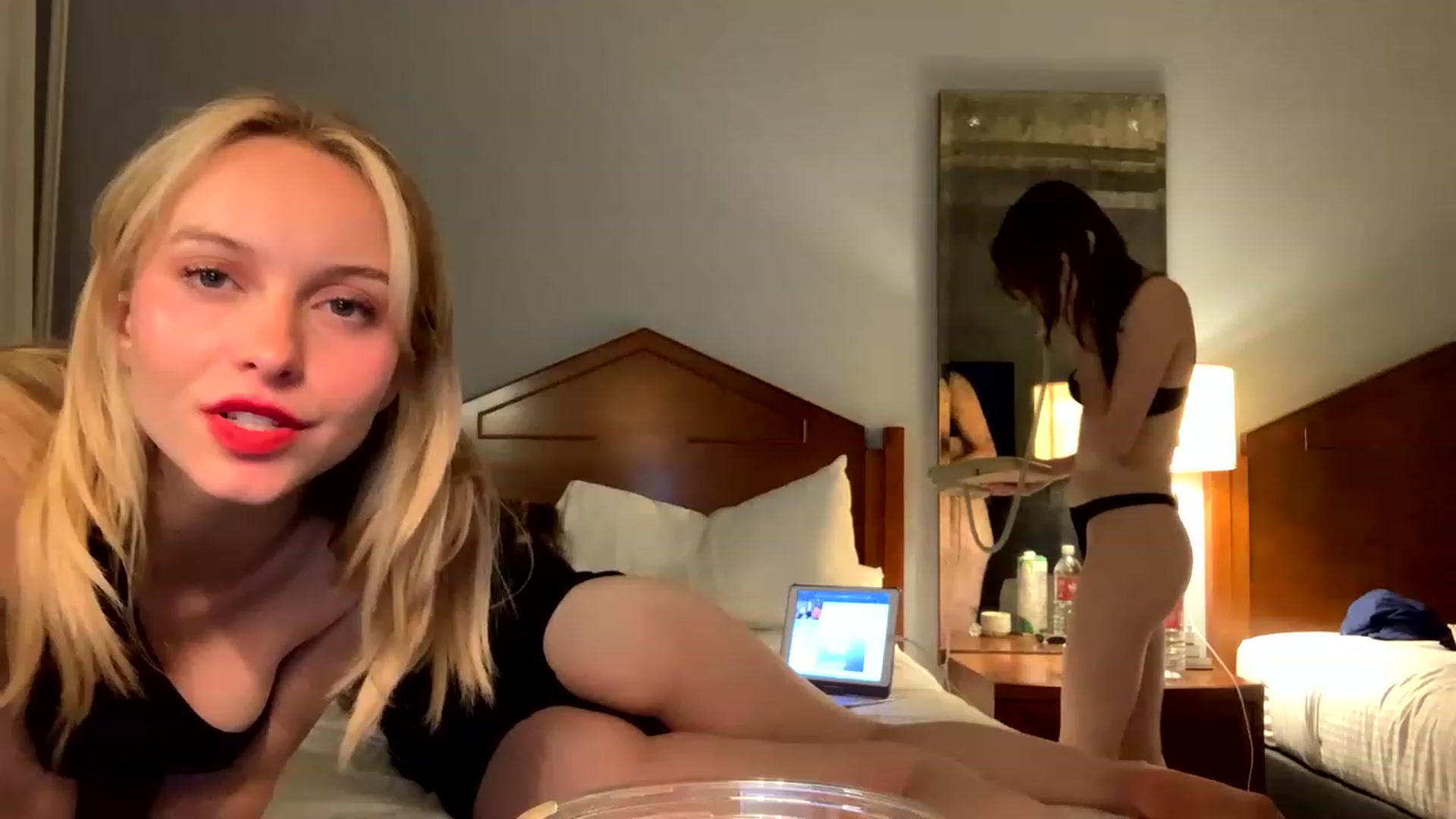 Gallery image thumbnail from MimiCarr's myfreecams stream on, 05/31/2023, 18:34 image 19 of 20