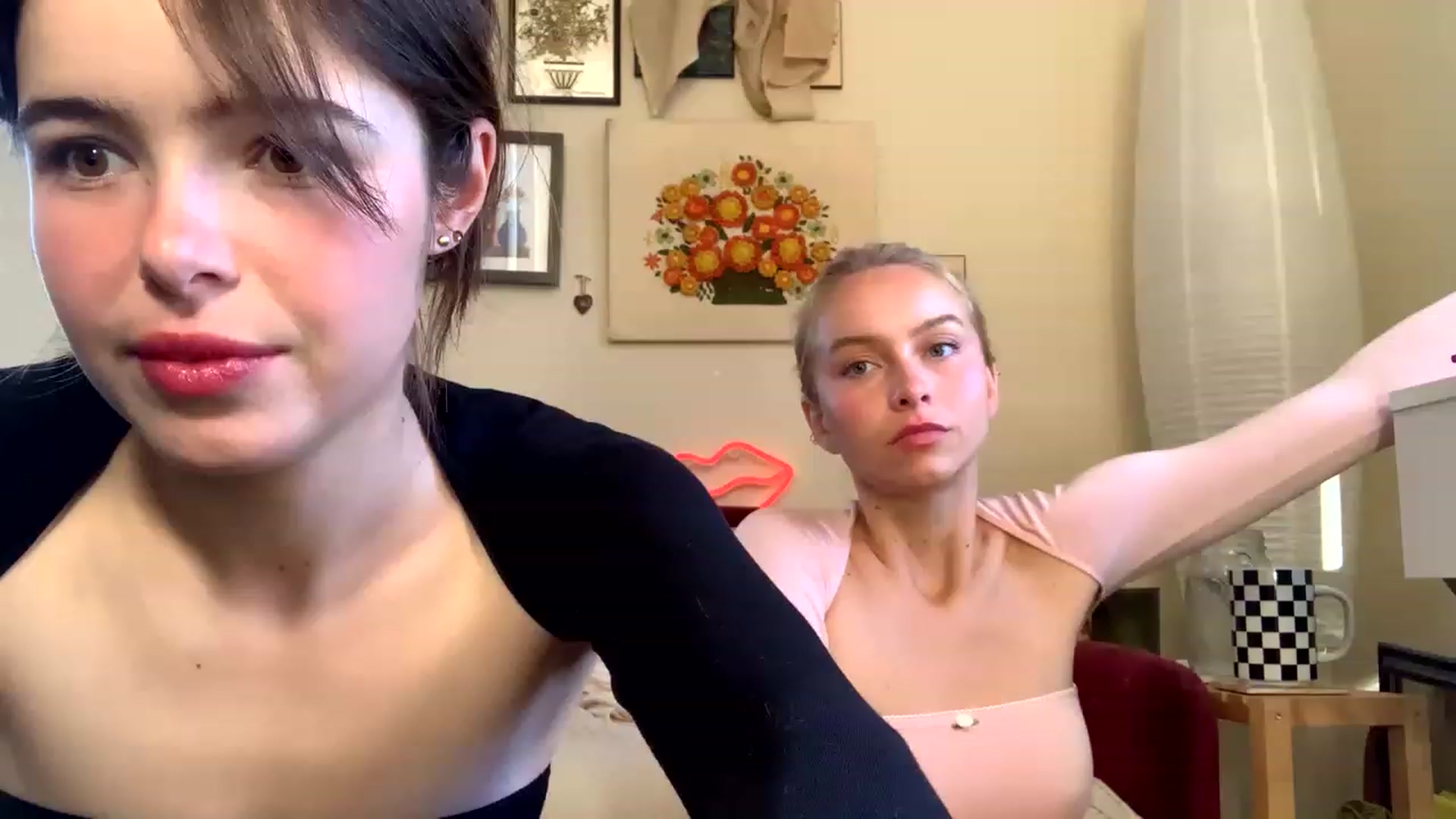 Gallery image thumbnail from MimiCarr's myfreecams stream on, 06/09/2023, 03:24 image 6 of 20
