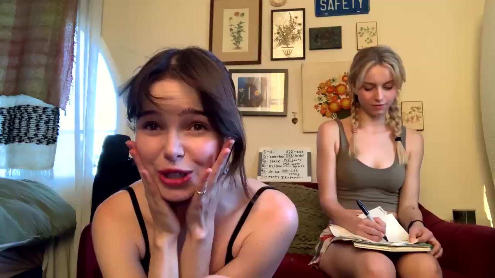 Gallery image thumbnail from MimiCarr's myfreecams stream on, 08/12/2023, 03:11 image 4 of 20