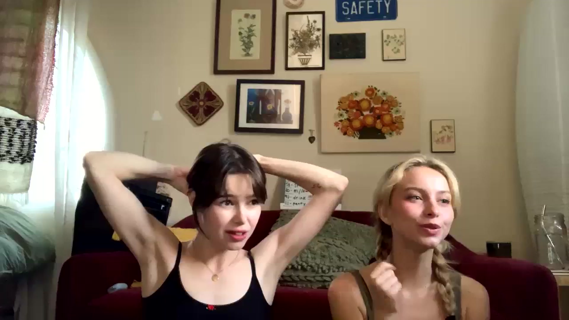 Gallery image thumbnail from MimiCarr's myfreecams stream on, 08/12/2023, 03:11 image 12 of 20