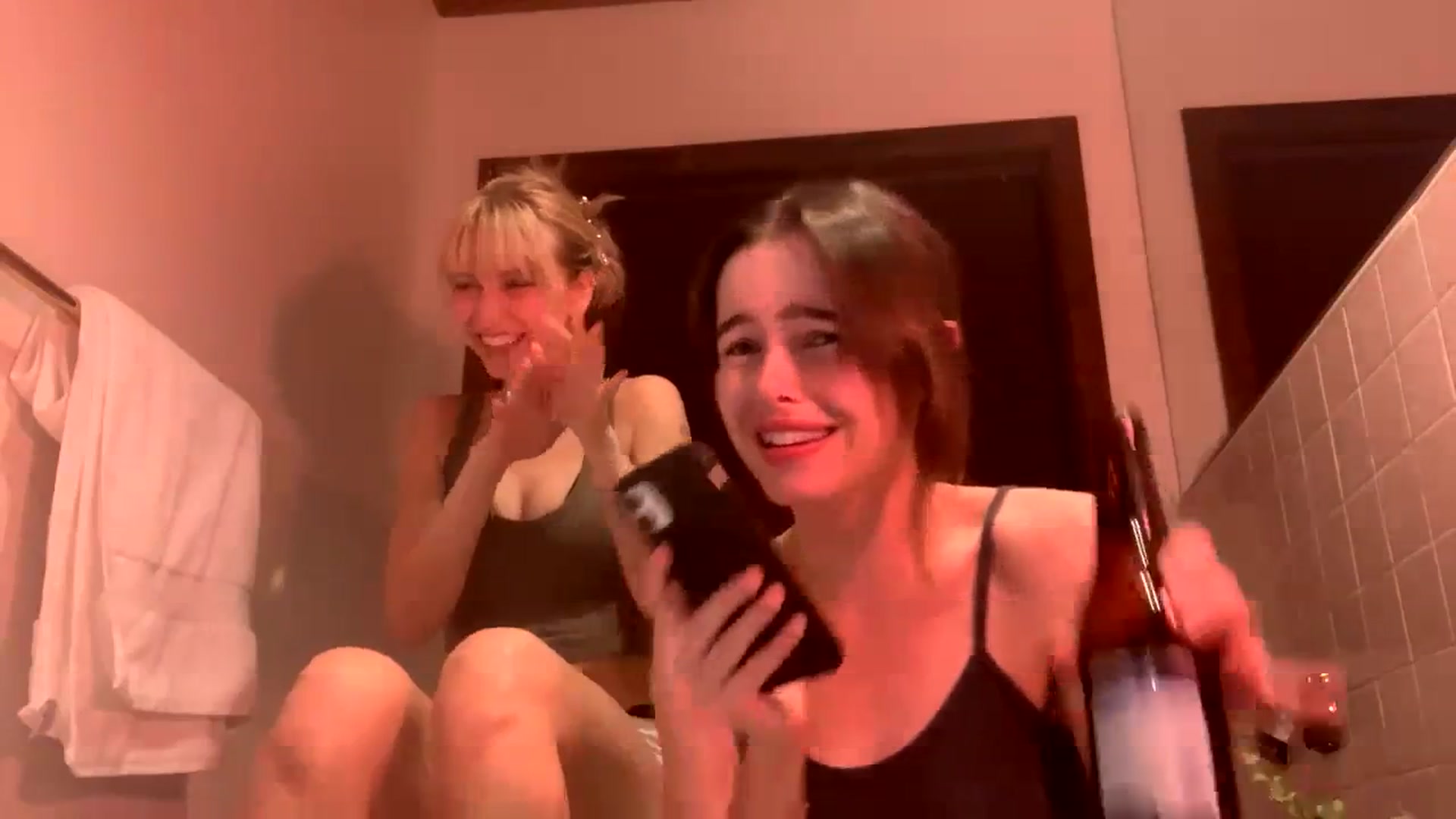Gallery image thumbnail from MimiCarr's myfreecams stream on, 11/03/2023, 04:15 image 4 of 20