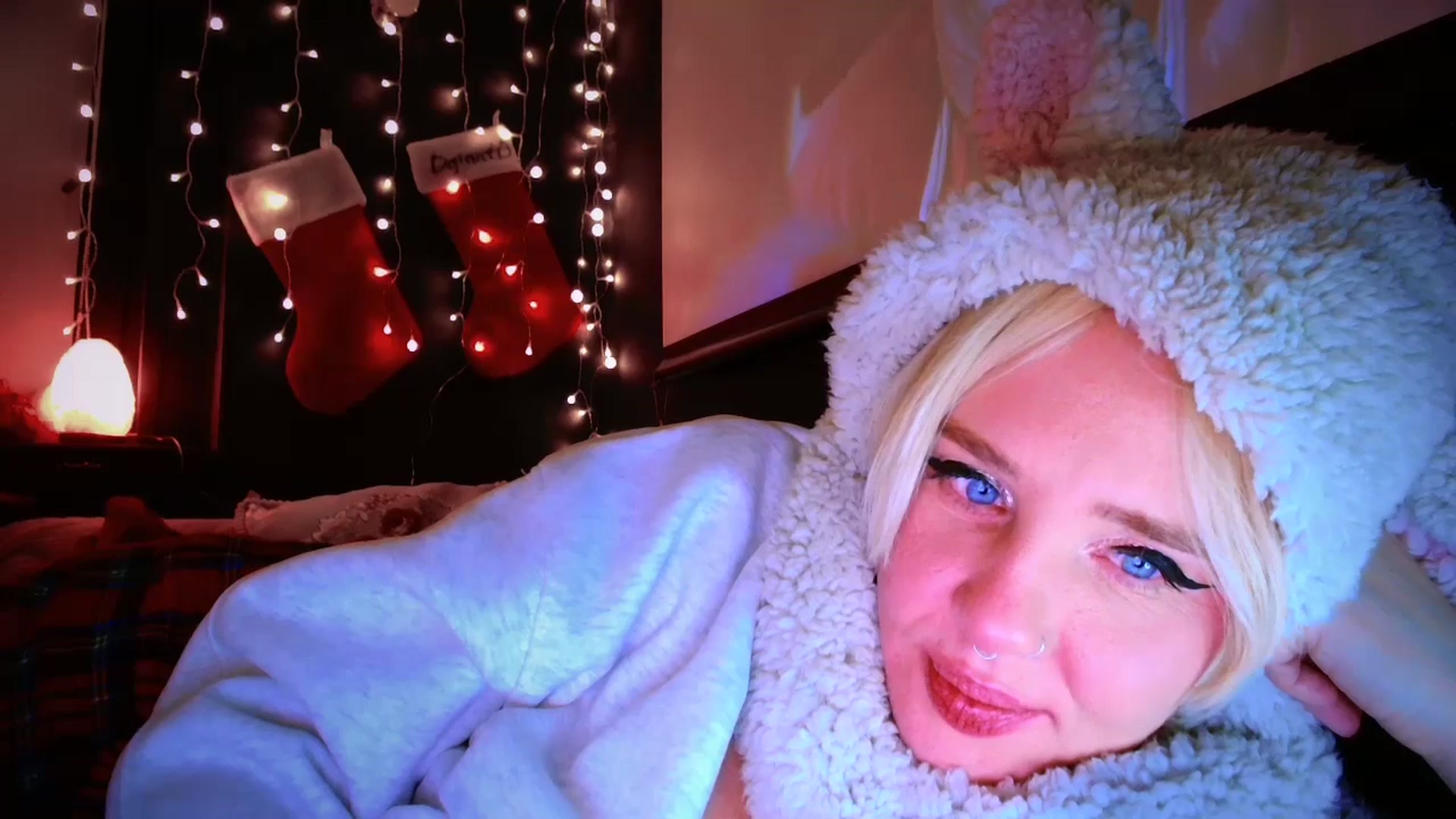 Gallery image thumbnail from MimiRose's myfreecams stream on, 12/25/2025, 20:21 image 19 of 20