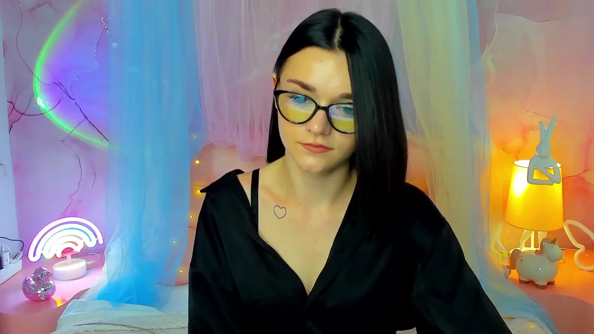 Gallery image thumbnail from MimiWow's myfreecams stream on, 10/25/2025, 13:01 image 9 of 20