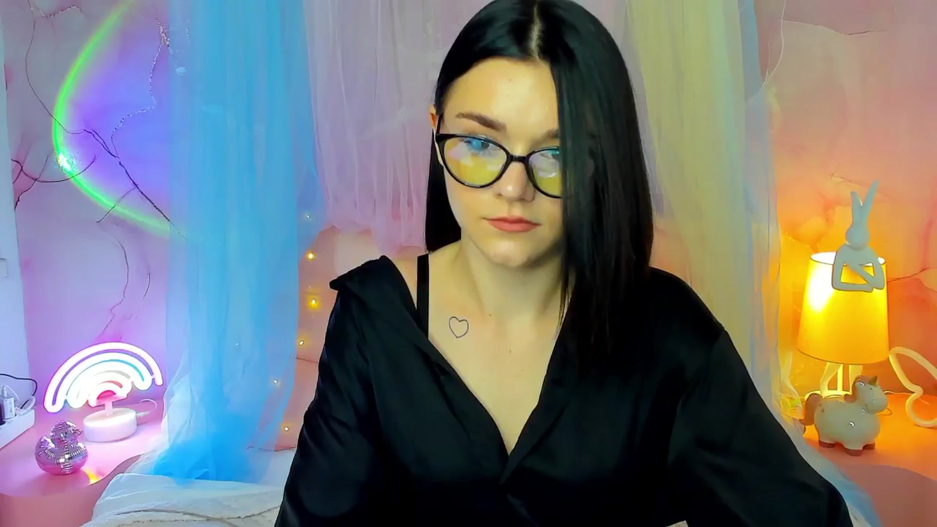 Gallery image thumbnail from MimiWow's myfreecams stream on, 10/25/2025, 13:01 image 15 of 20