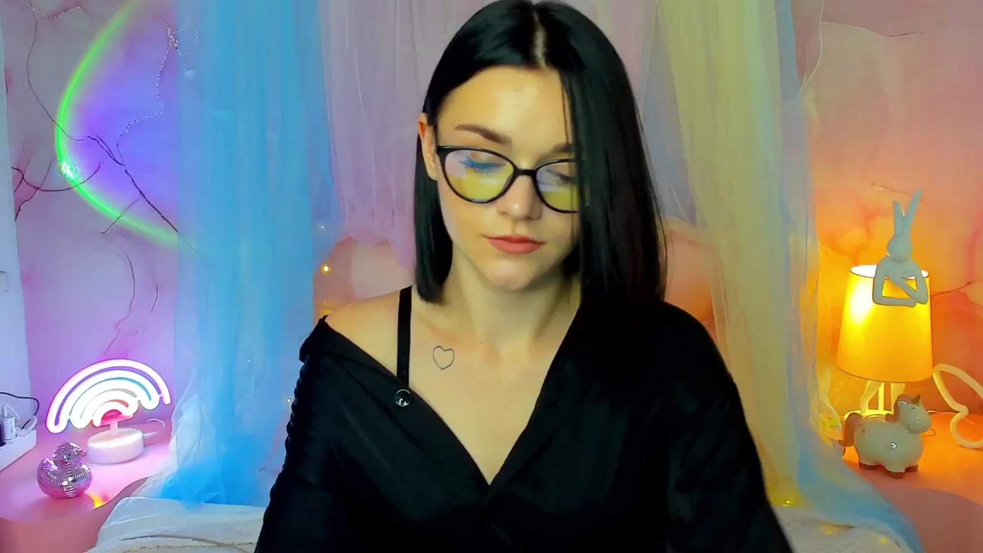 Gallery image thumbnail from MimiWow's myfreecams stream on, 10/25/2025, 13:01 image 16 of 20
