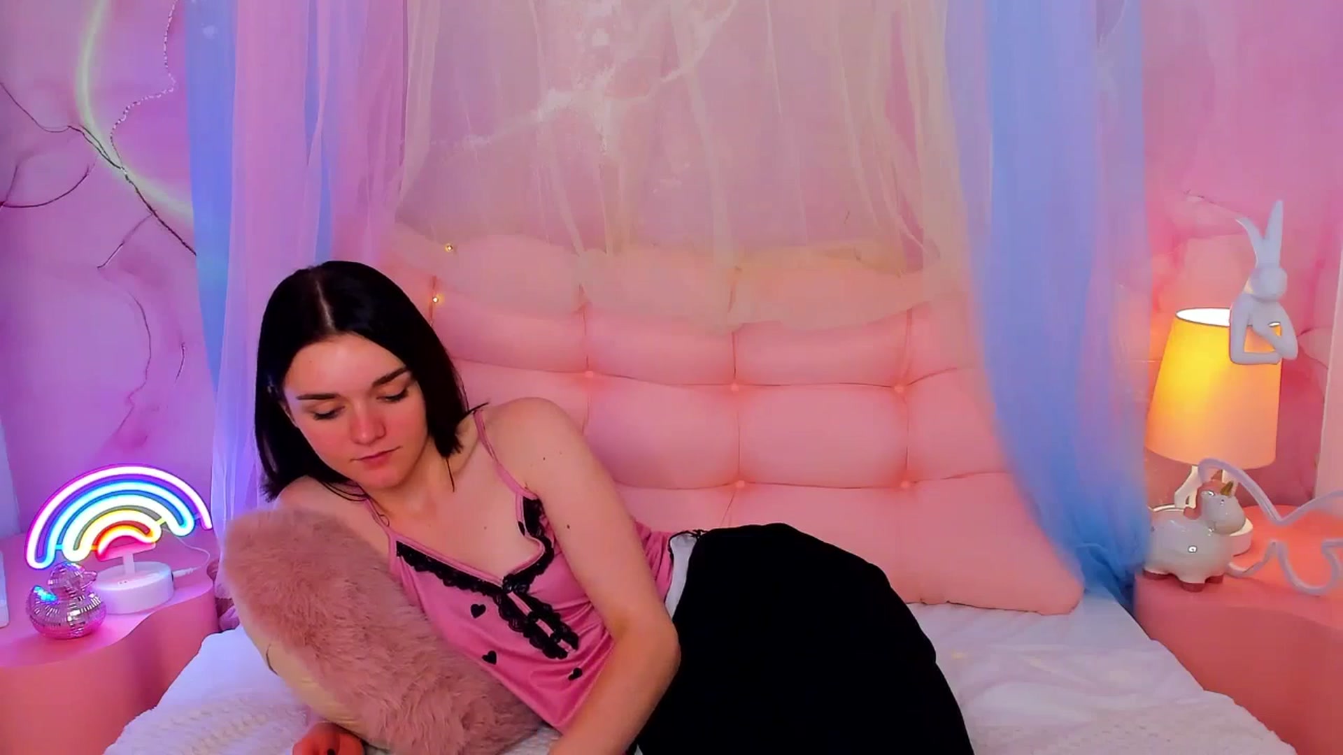 Gallery image thumbnail from MimiWow's myfreecams stream on, 11/16/2025, 11:53 image 8 of 20