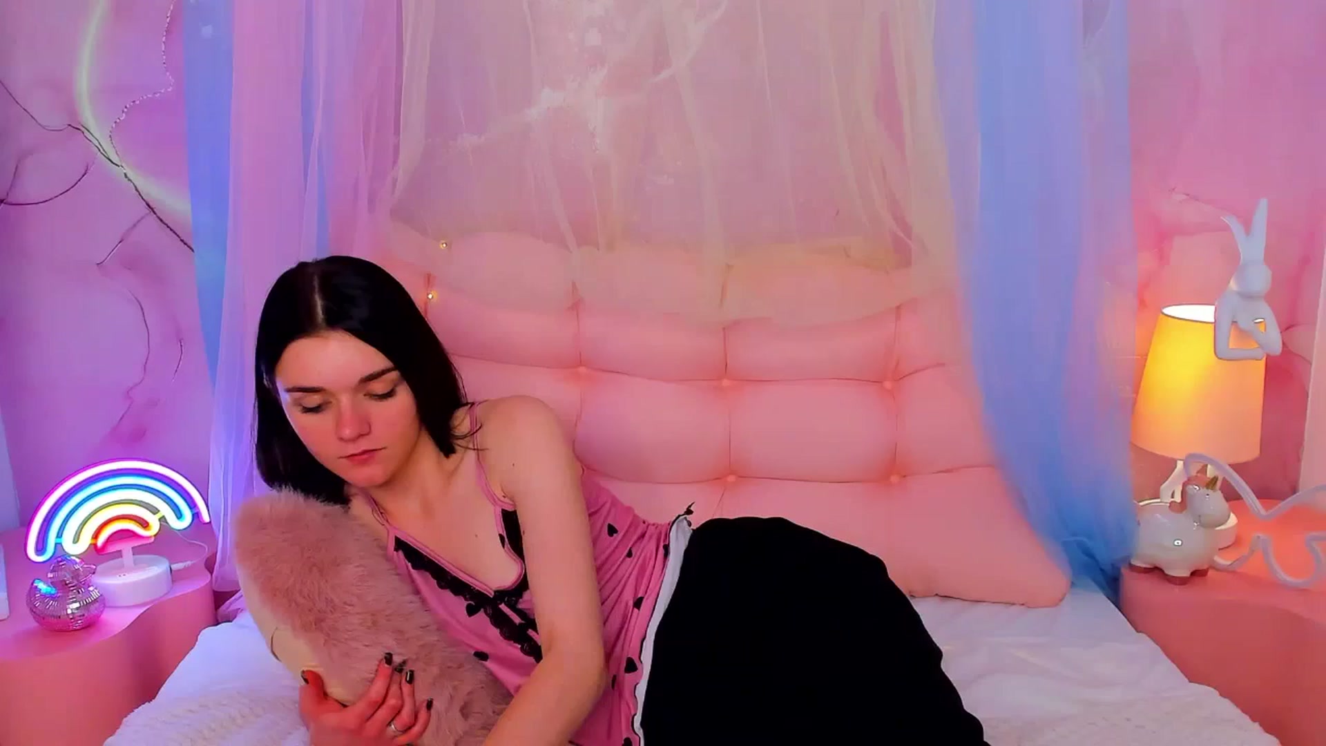 Gallery image thumbnail from MimiWow's myfreecams stream on, 11/16/2025, 11:53 image 5 of 20